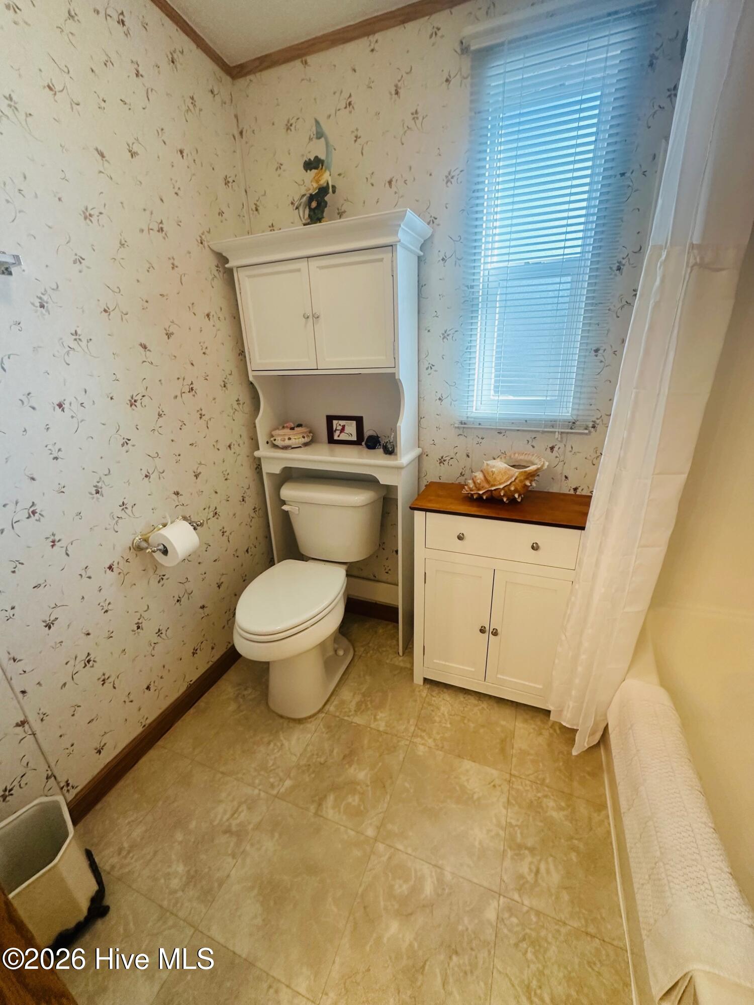 100548768 | Photo 28