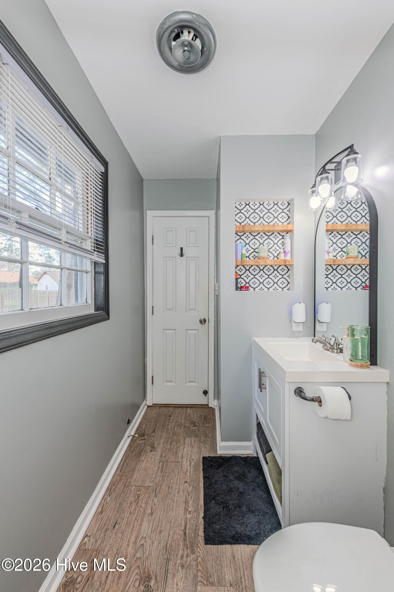 100569074 | Photo 39