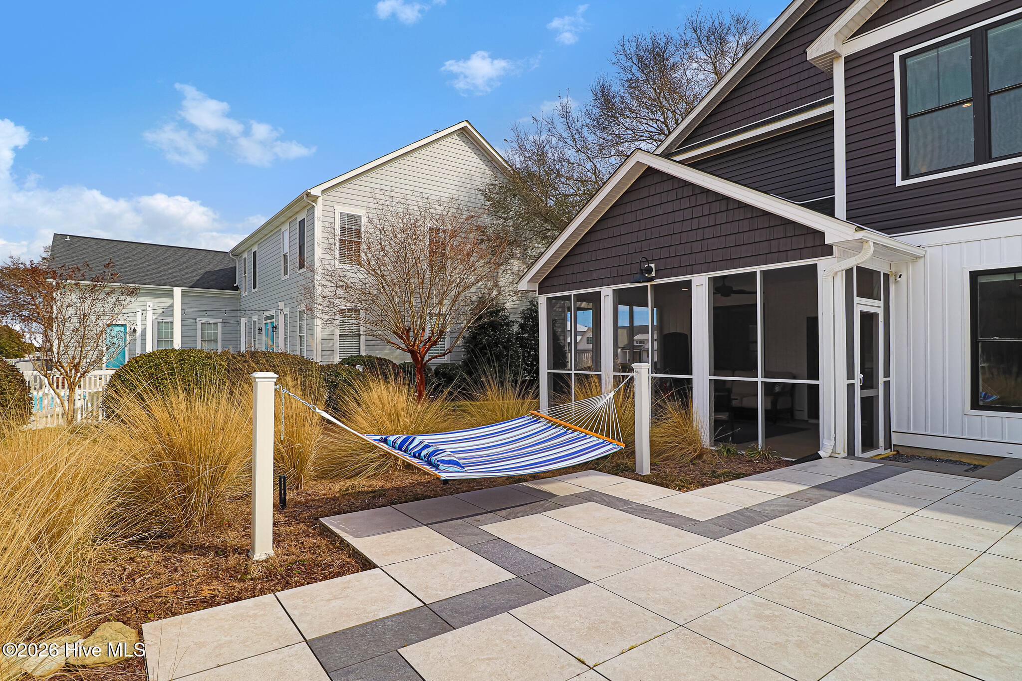 100556315 | Photo 38