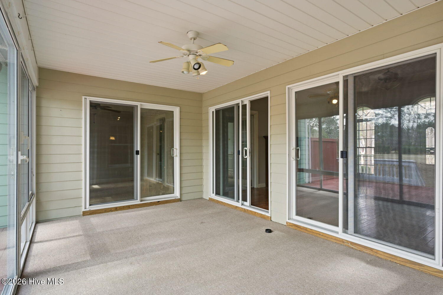 100559475 | Photo 36