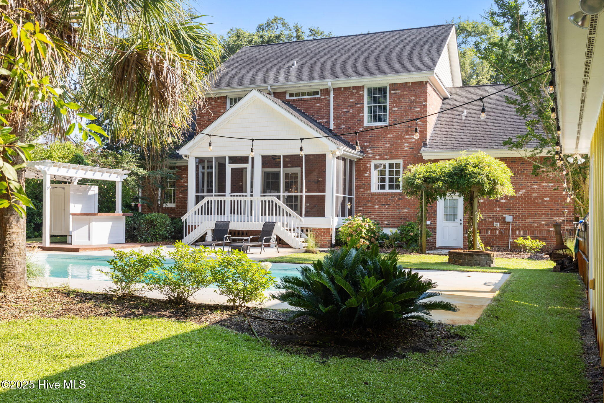 100518834 | Photo 53