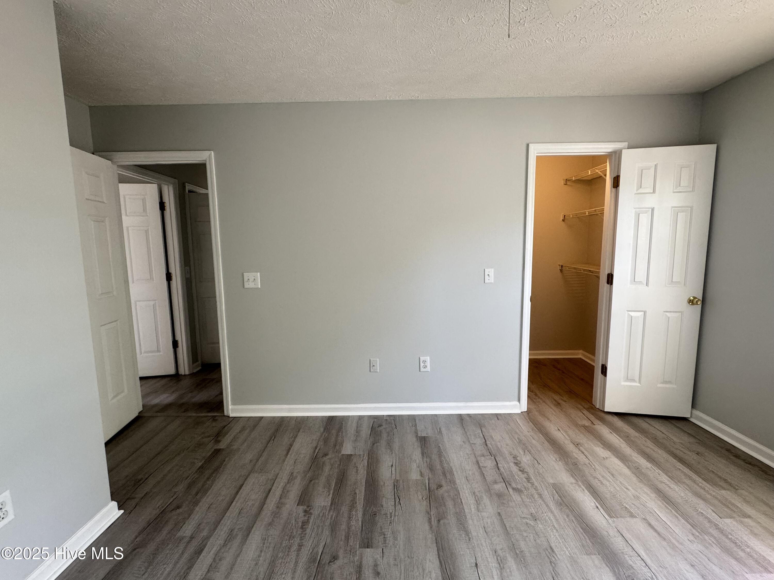 100534845 | Photo 16