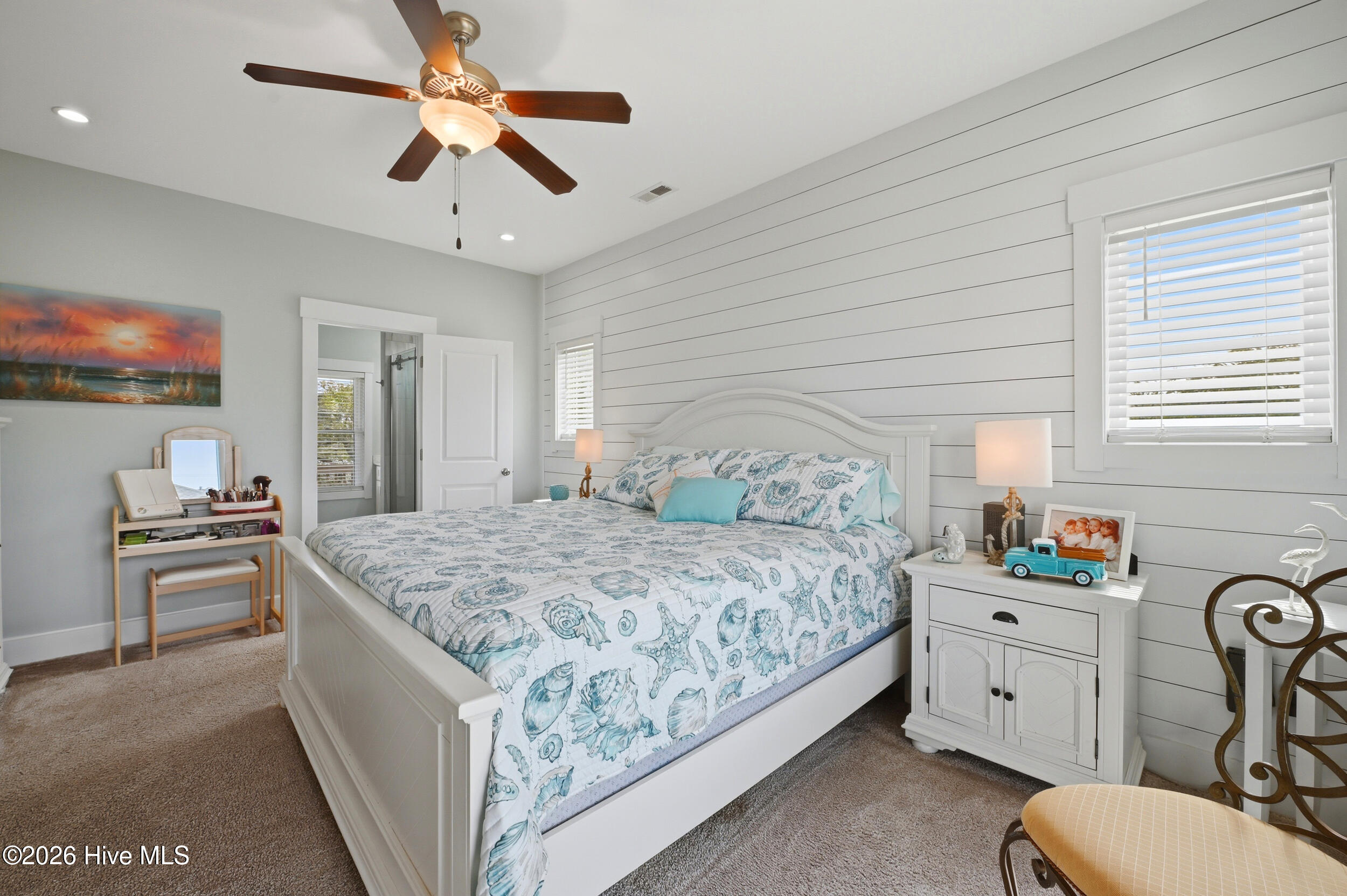 100566113 | Photo 21