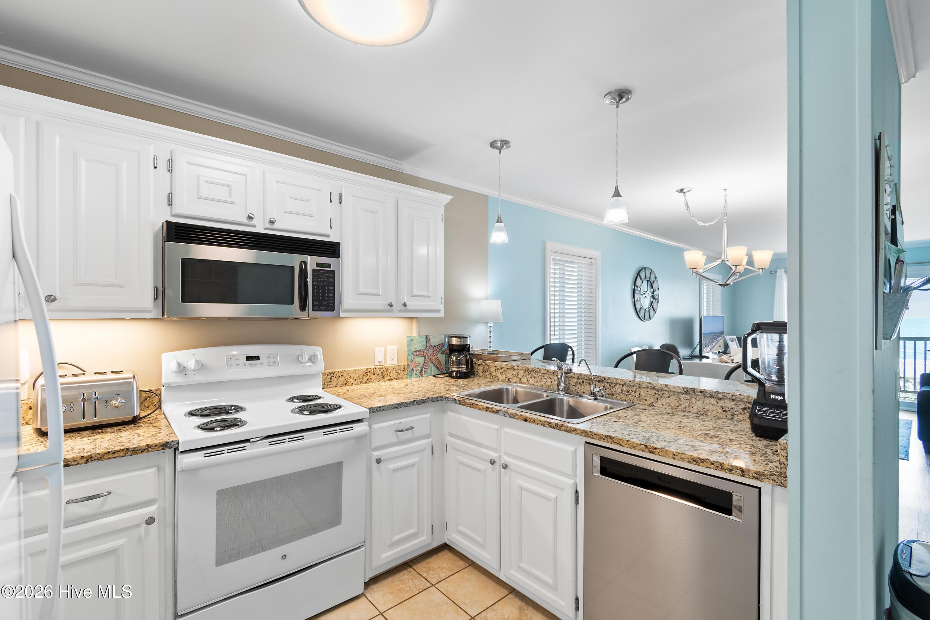 100568151 | Photo 12