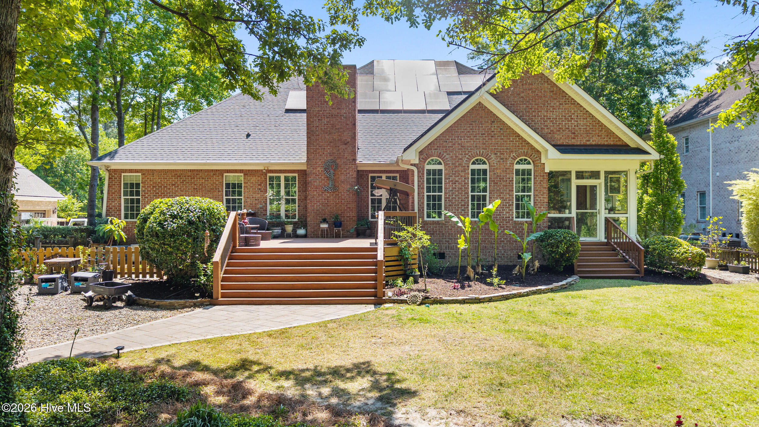 100568239 | Photo 20