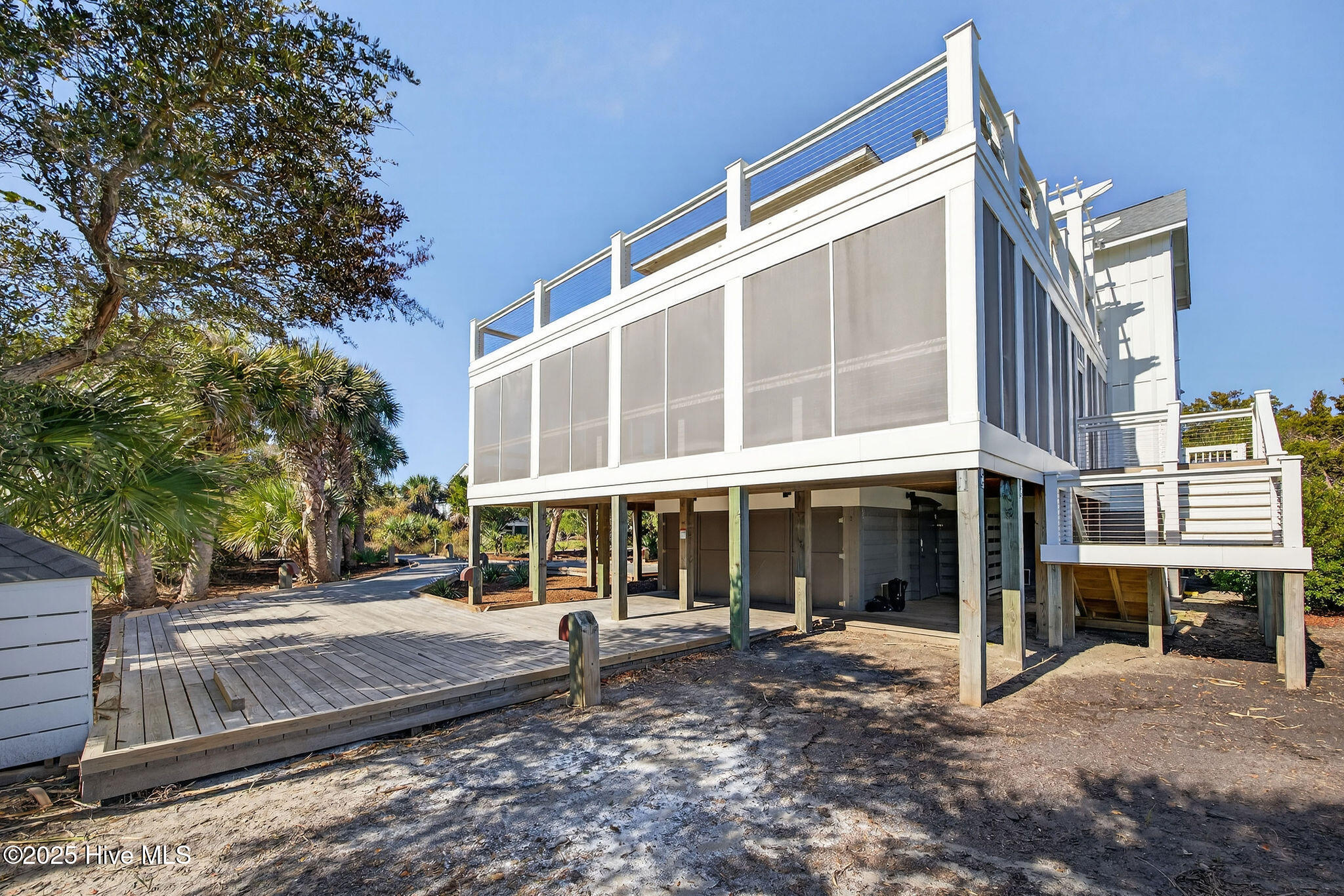 100541250 | Photo 90