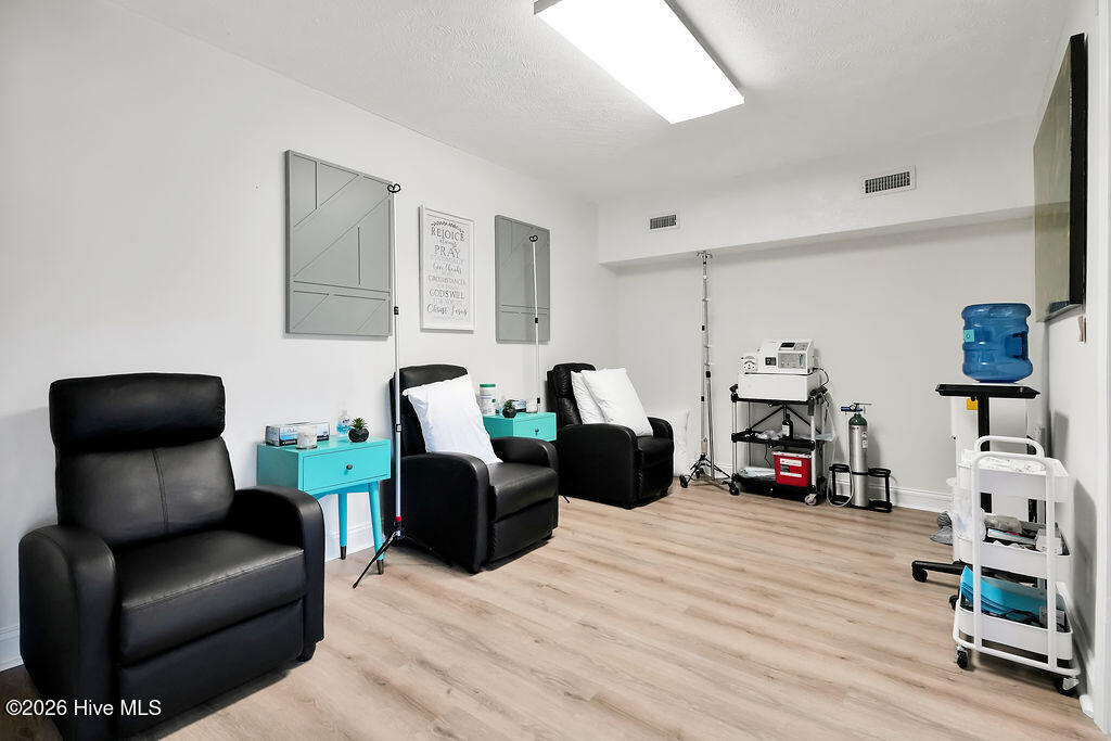 100553485 | Photo 17