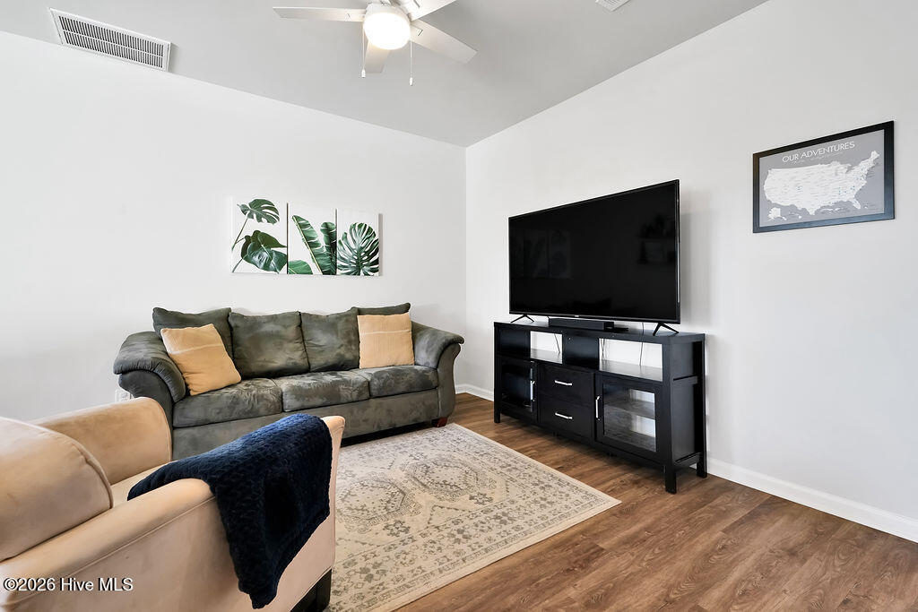 100549392 | Photo 14