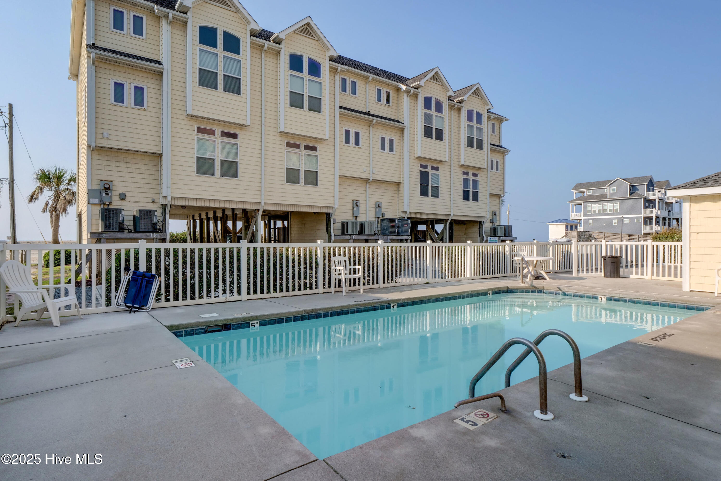 100508177 | Photo 41