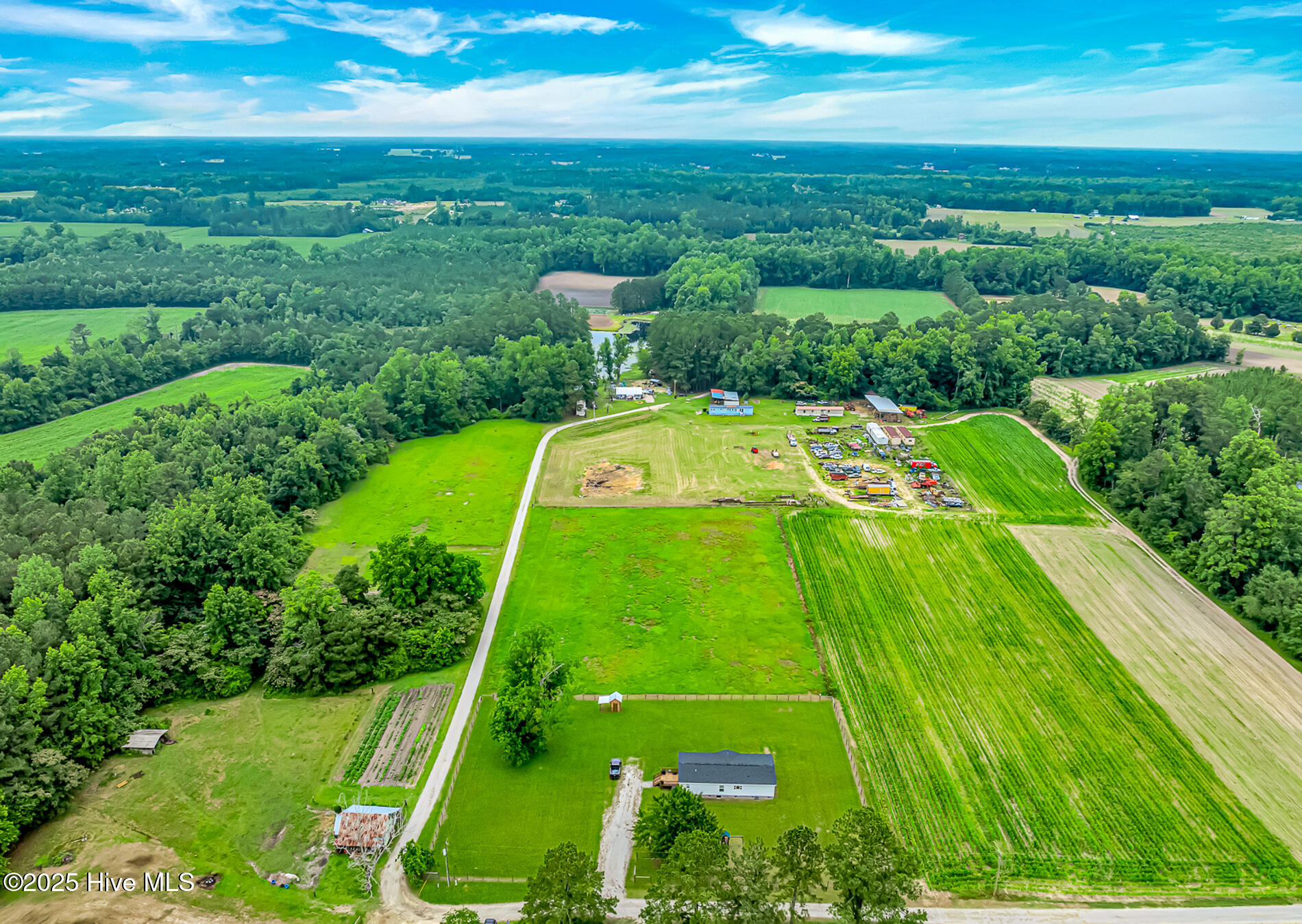 100510788 | Photo 36