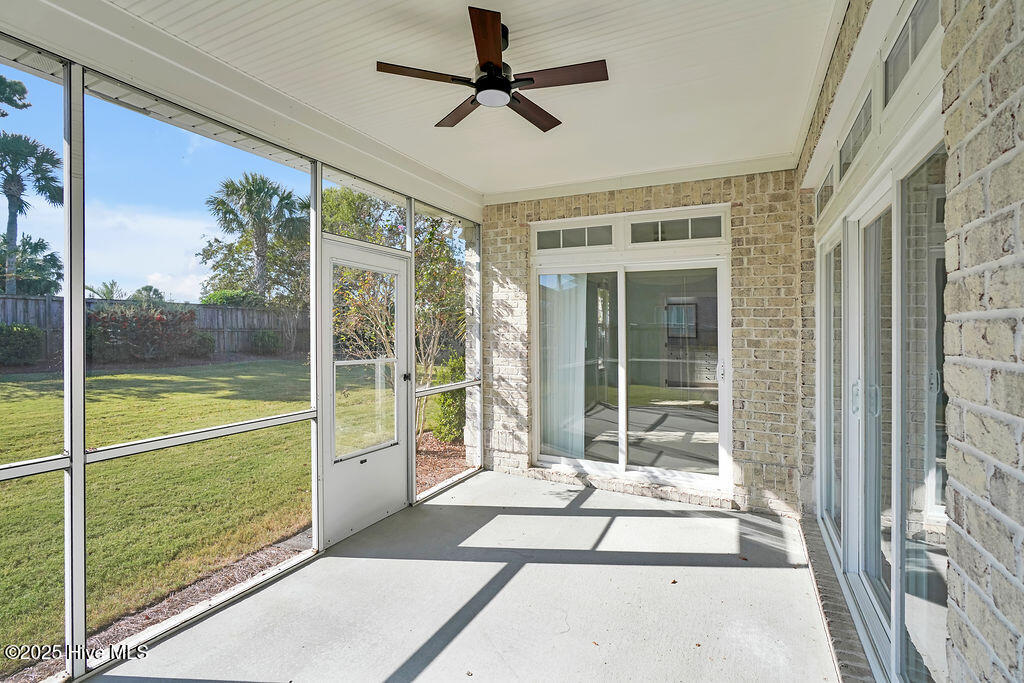 100531684 | Photo 25