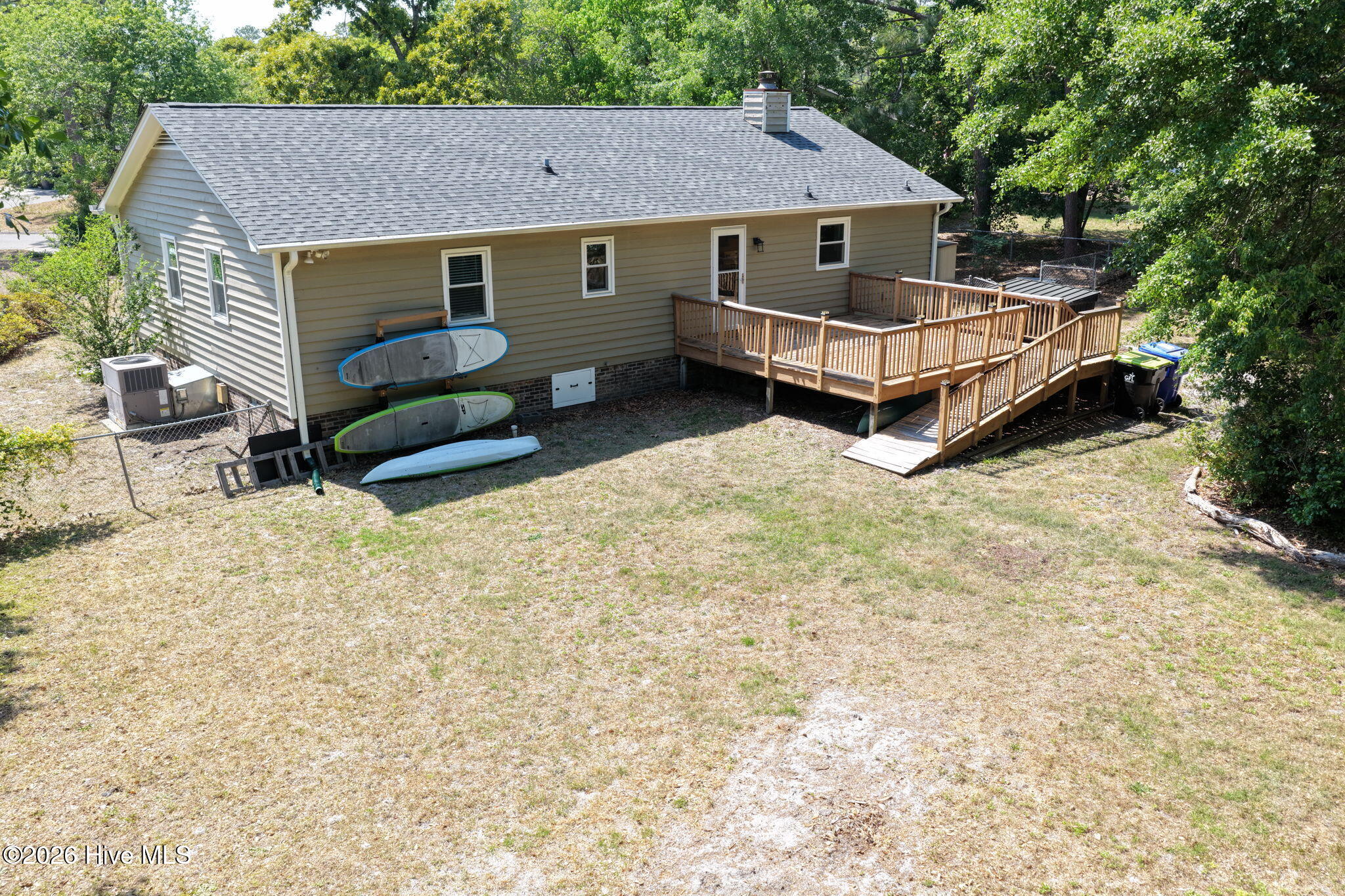 100569518 | Photo 51