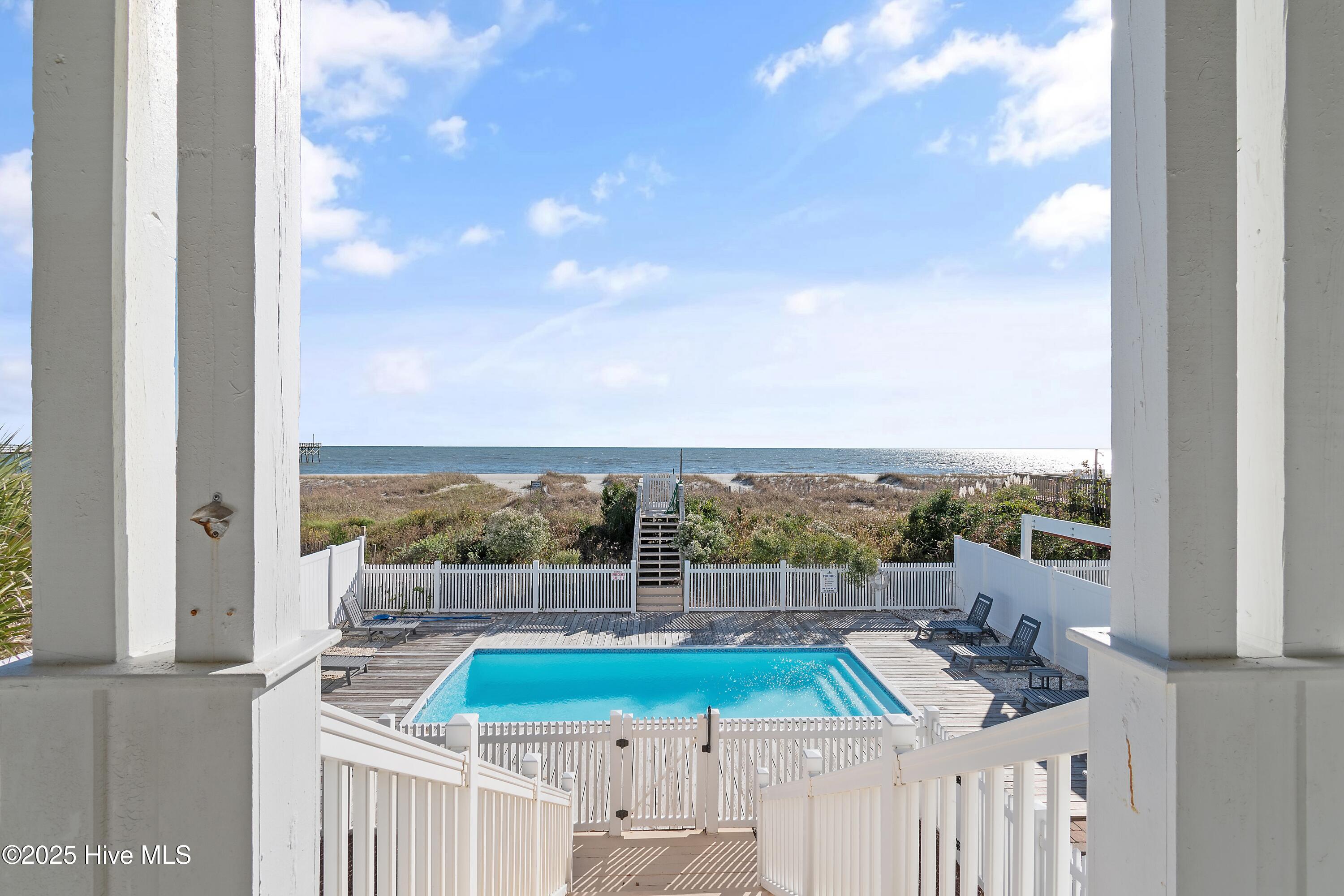 100541214 | Photo 47