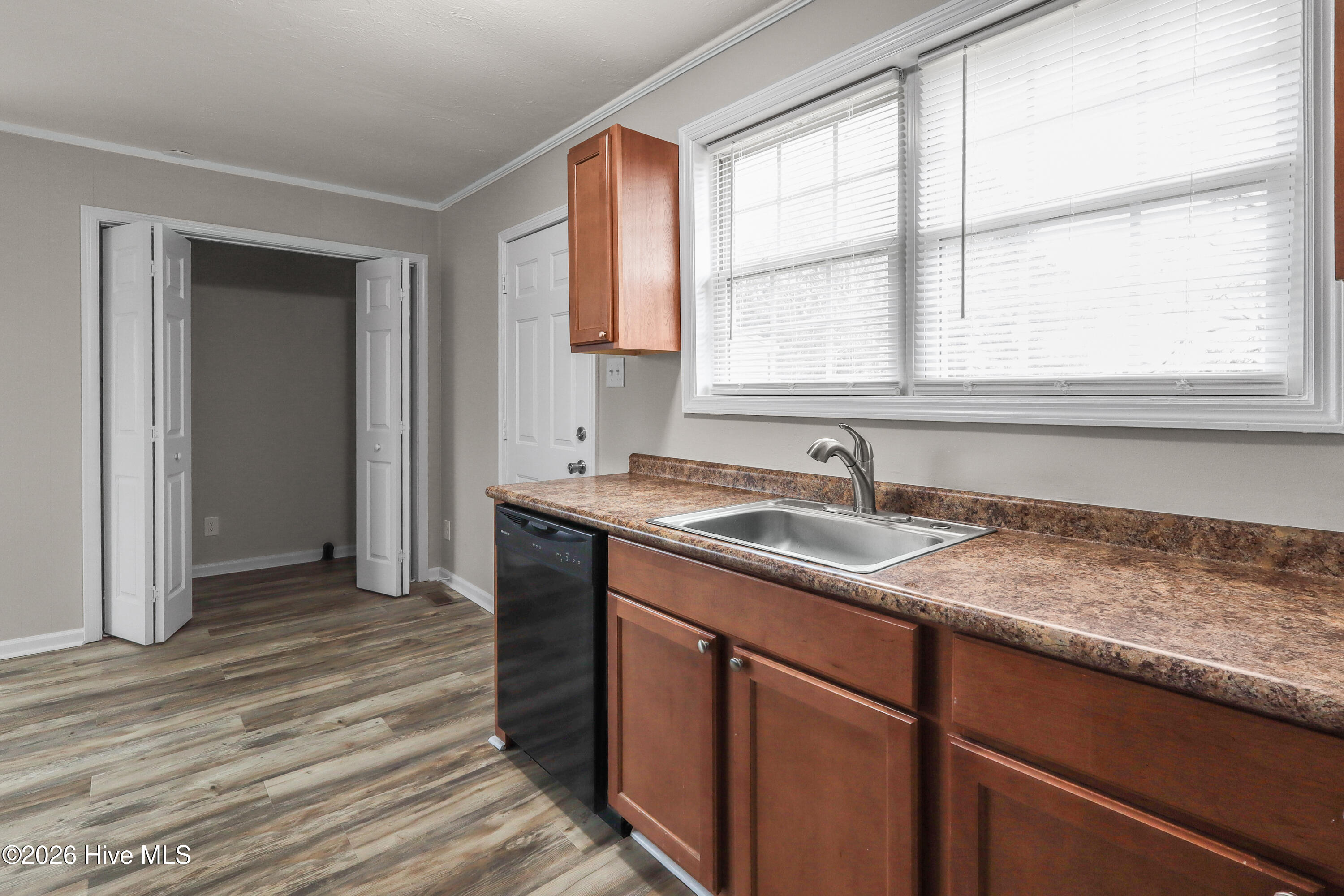 100547521 | Photo 35