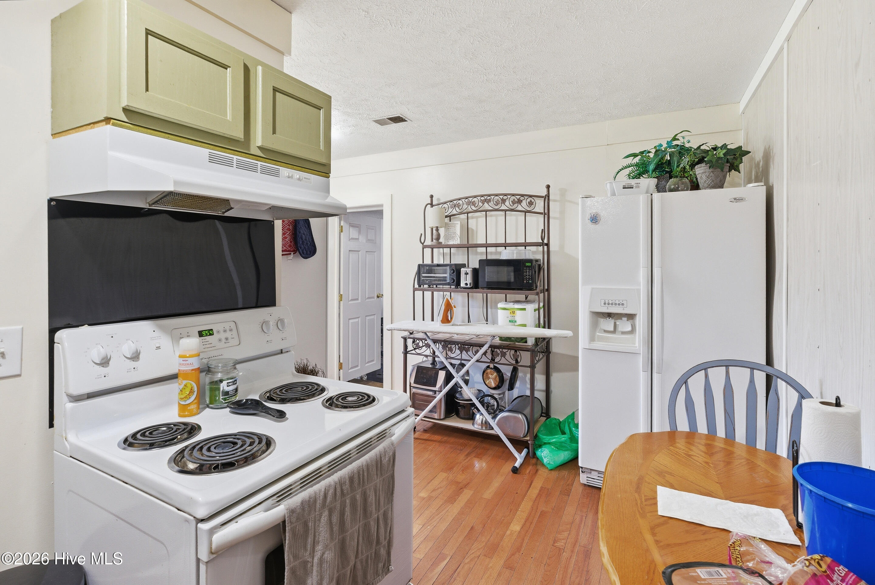 100563534 | Photo 28