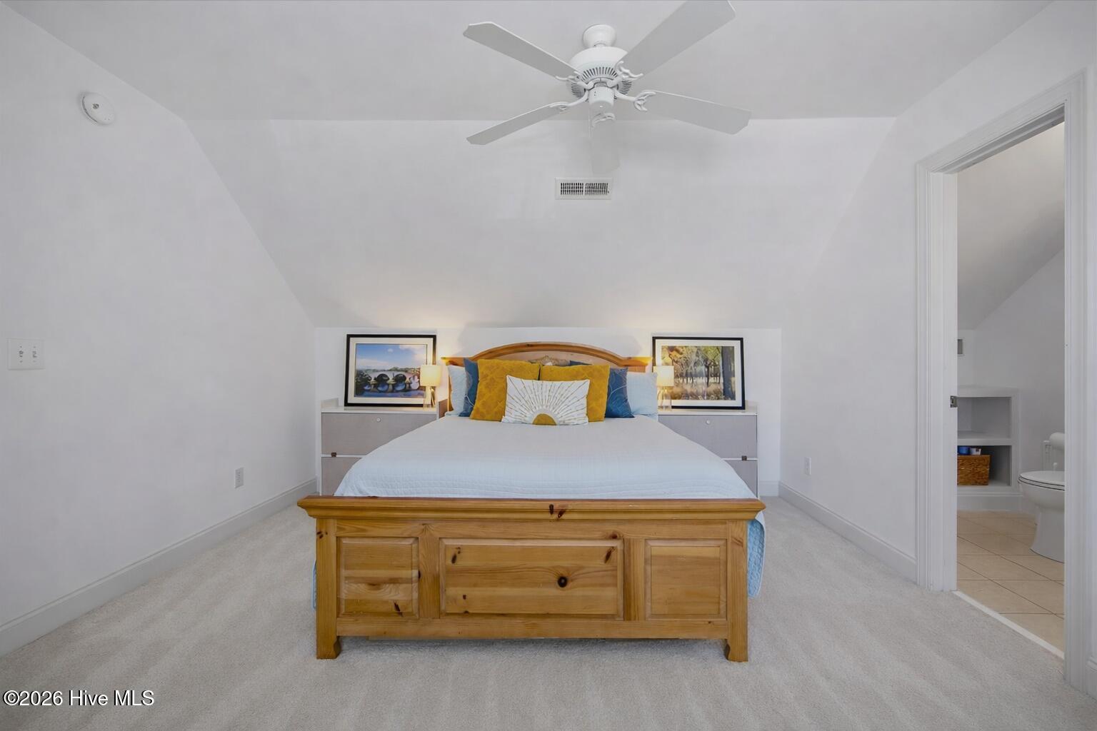 100554989 | Photo 32