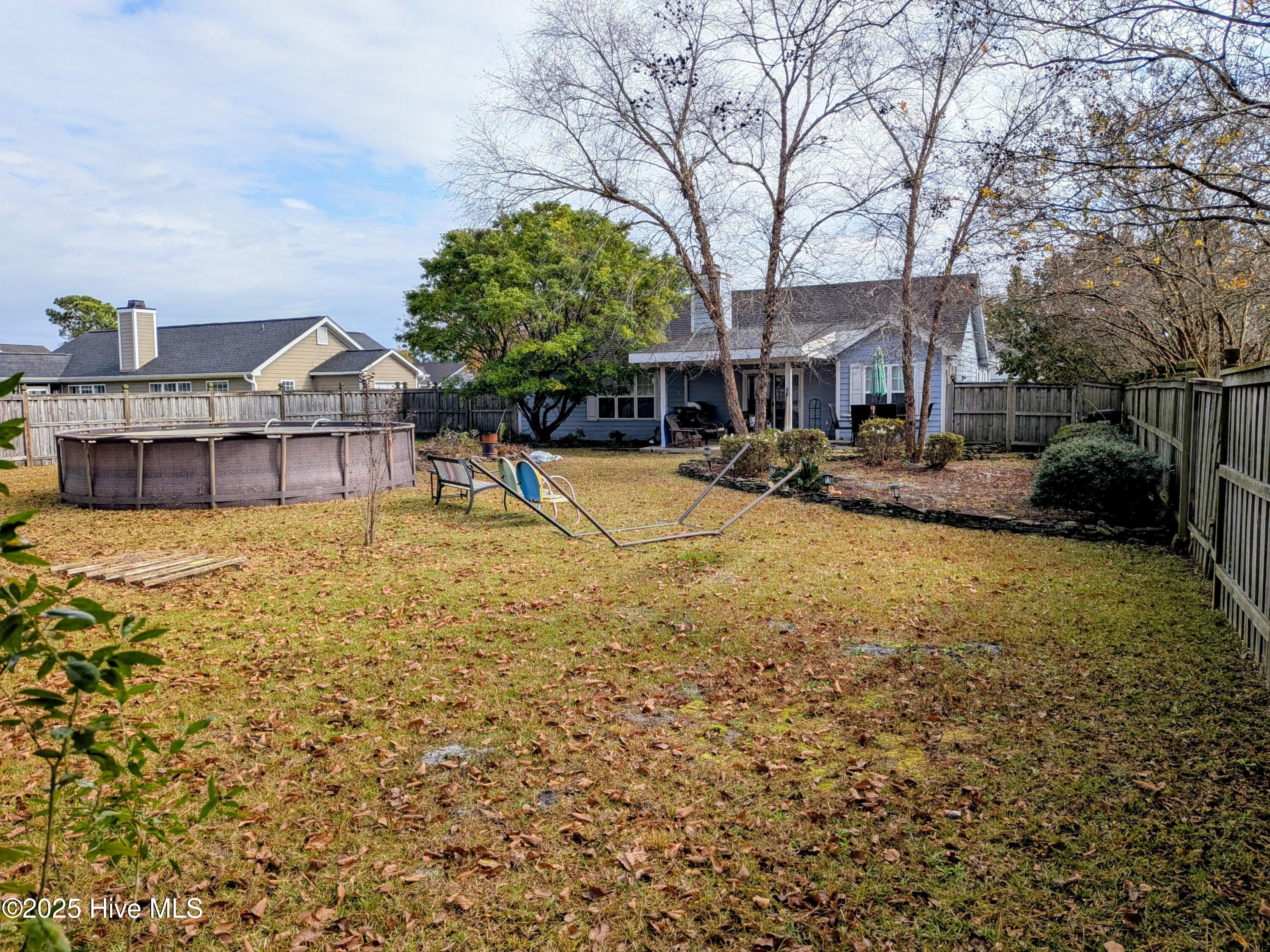 100540350 | Photo 23