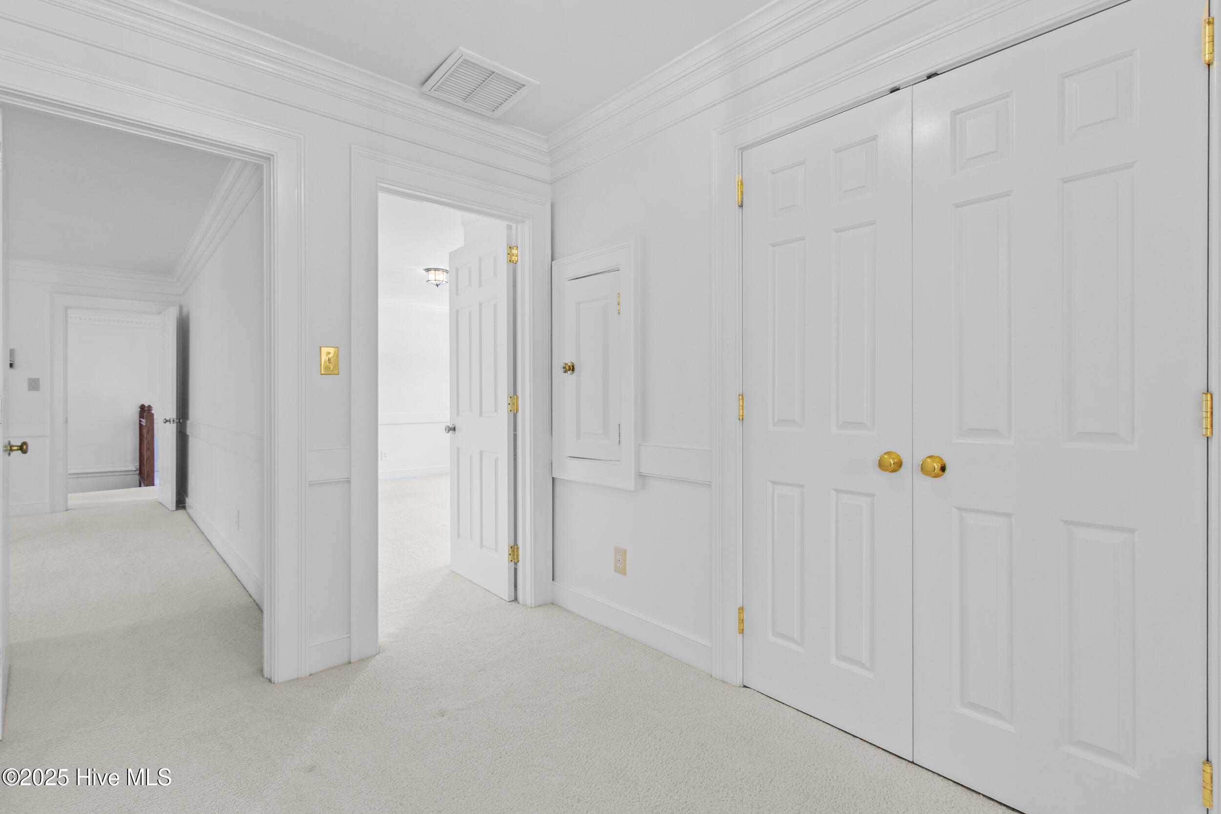 100537664 | Photo 47