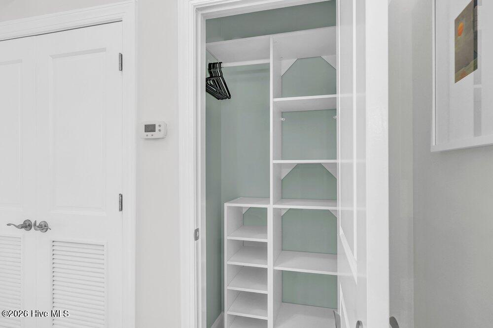 100570367 | Photo 20