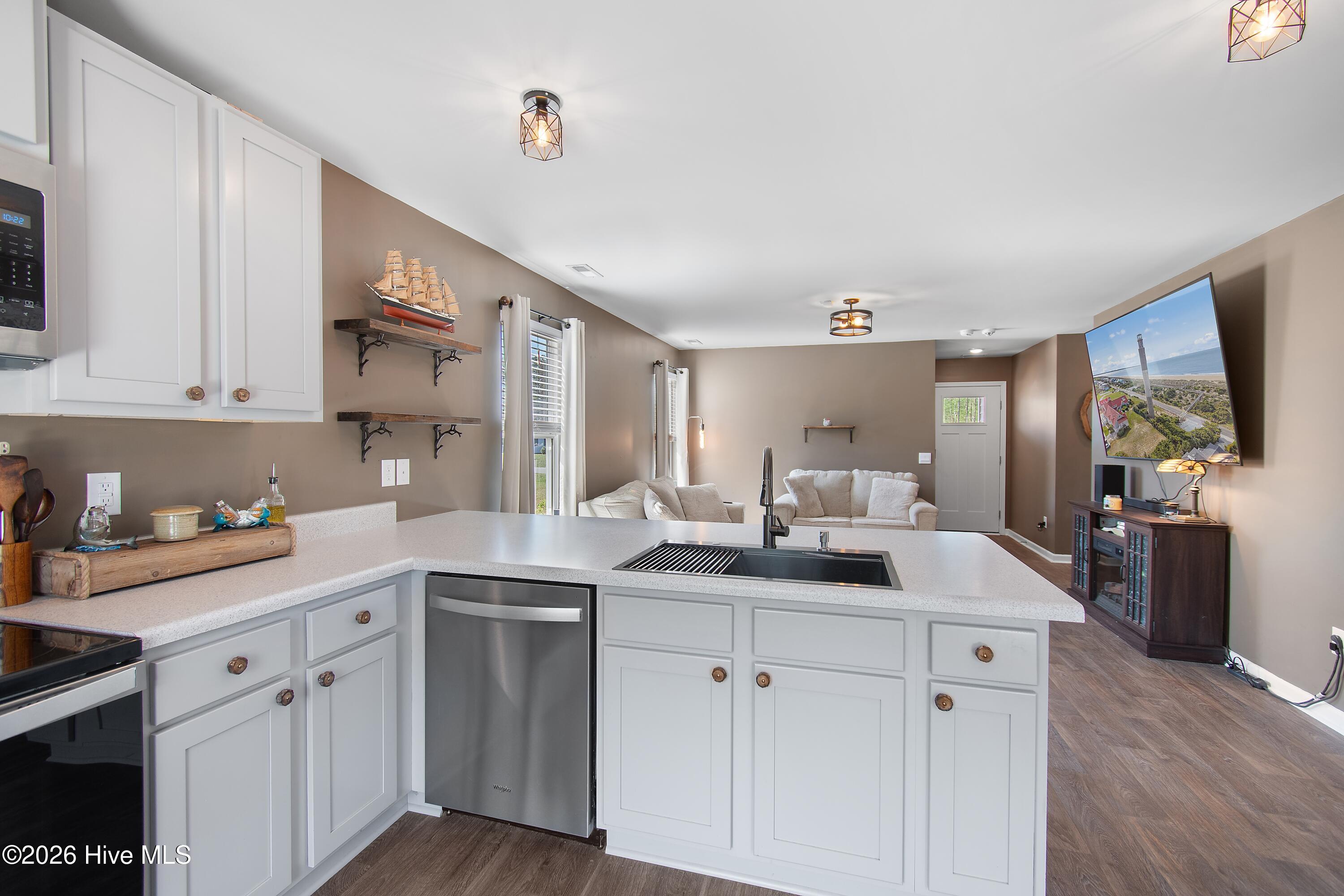 100568651 | Photo 12