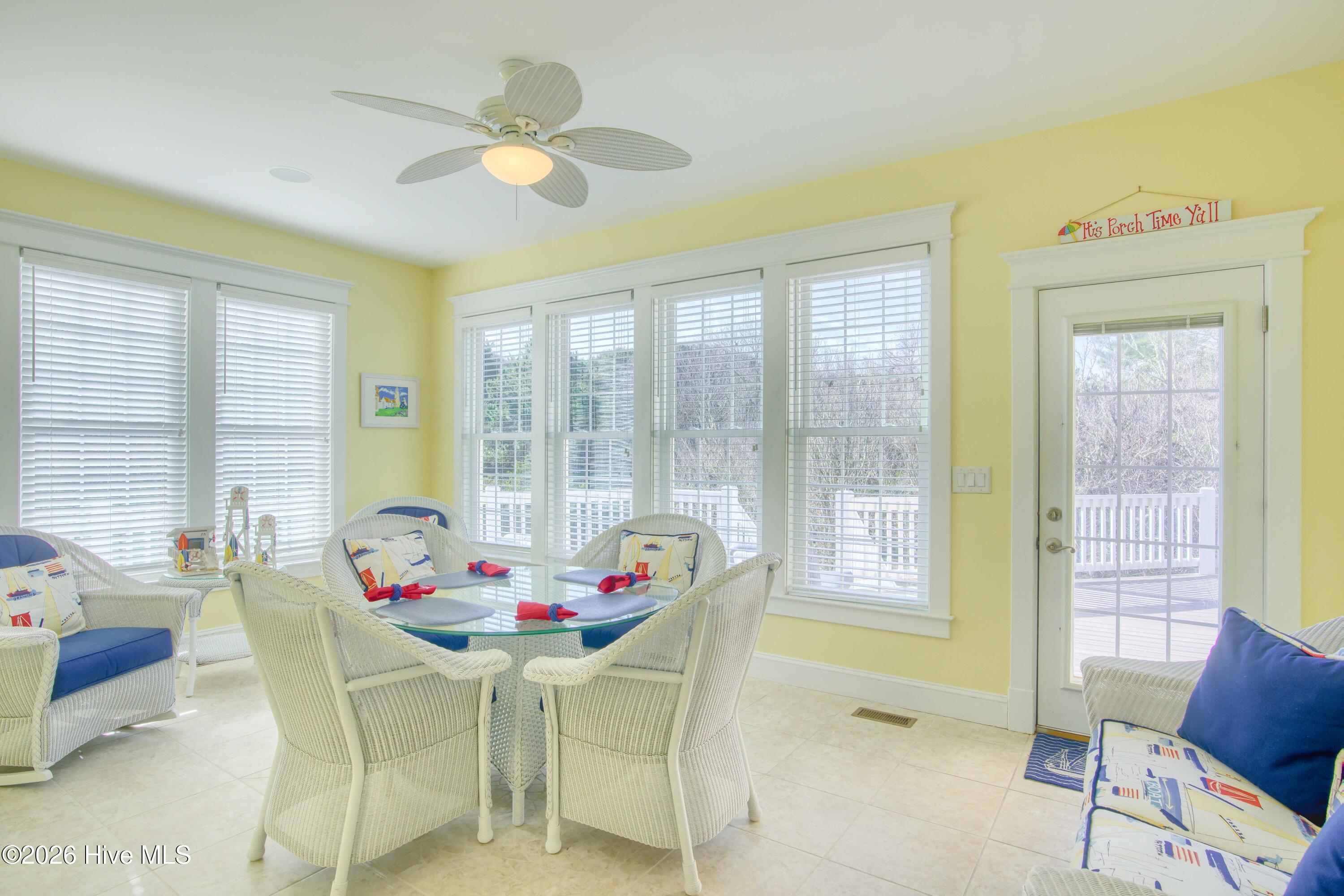 100549111 | Photo 42