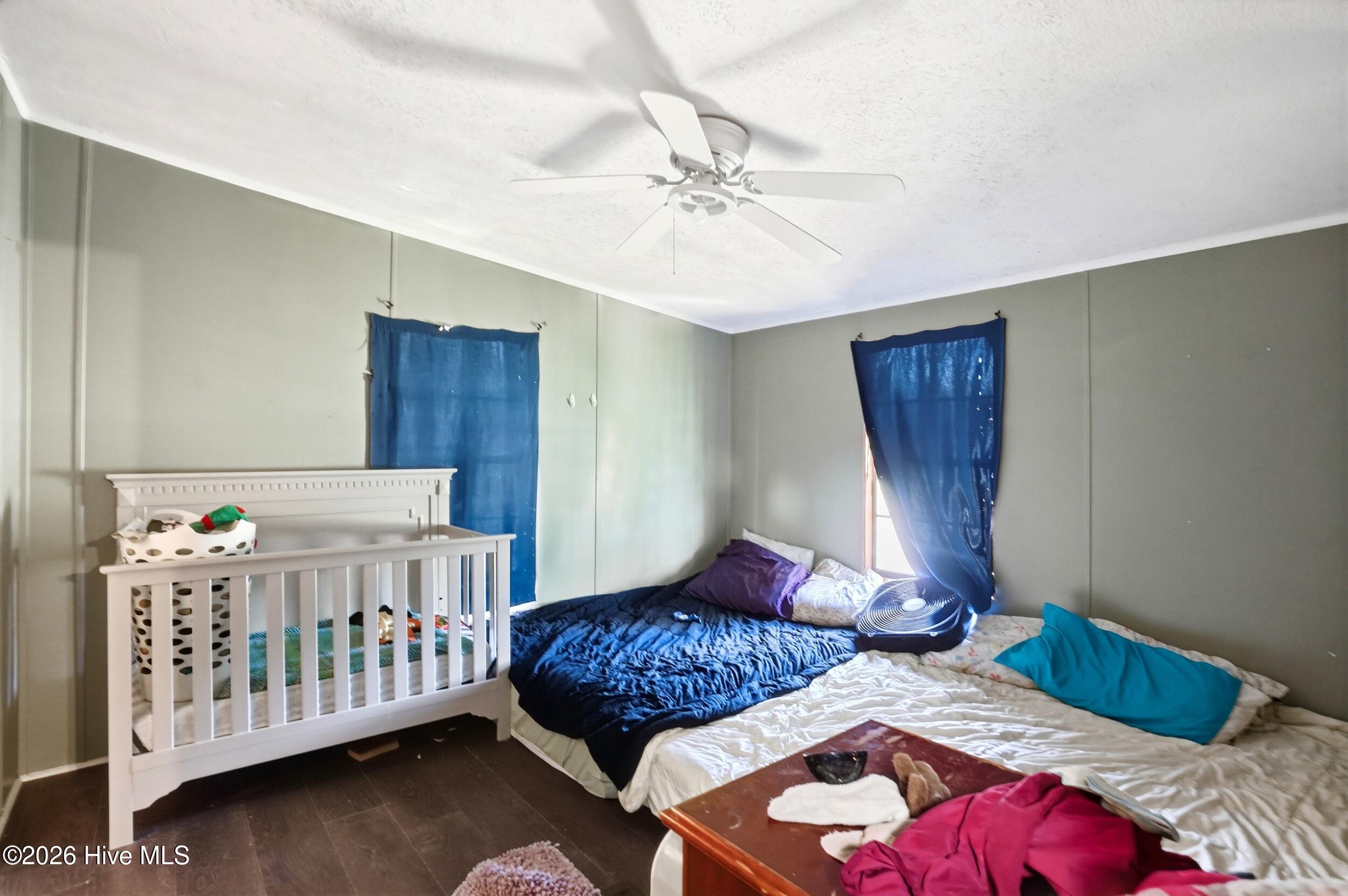 100569235 | Photo 12