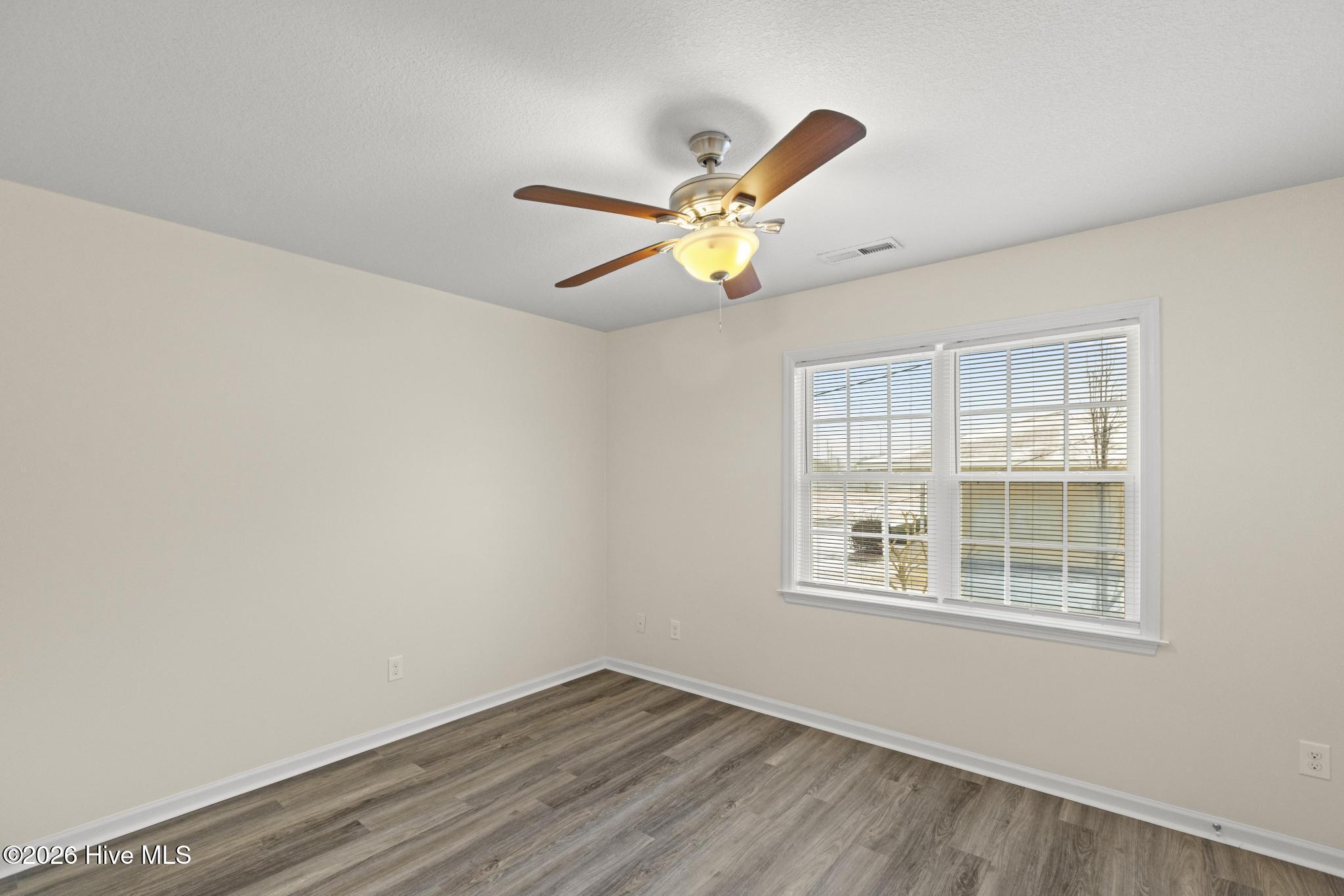 100564570 | Photo 22