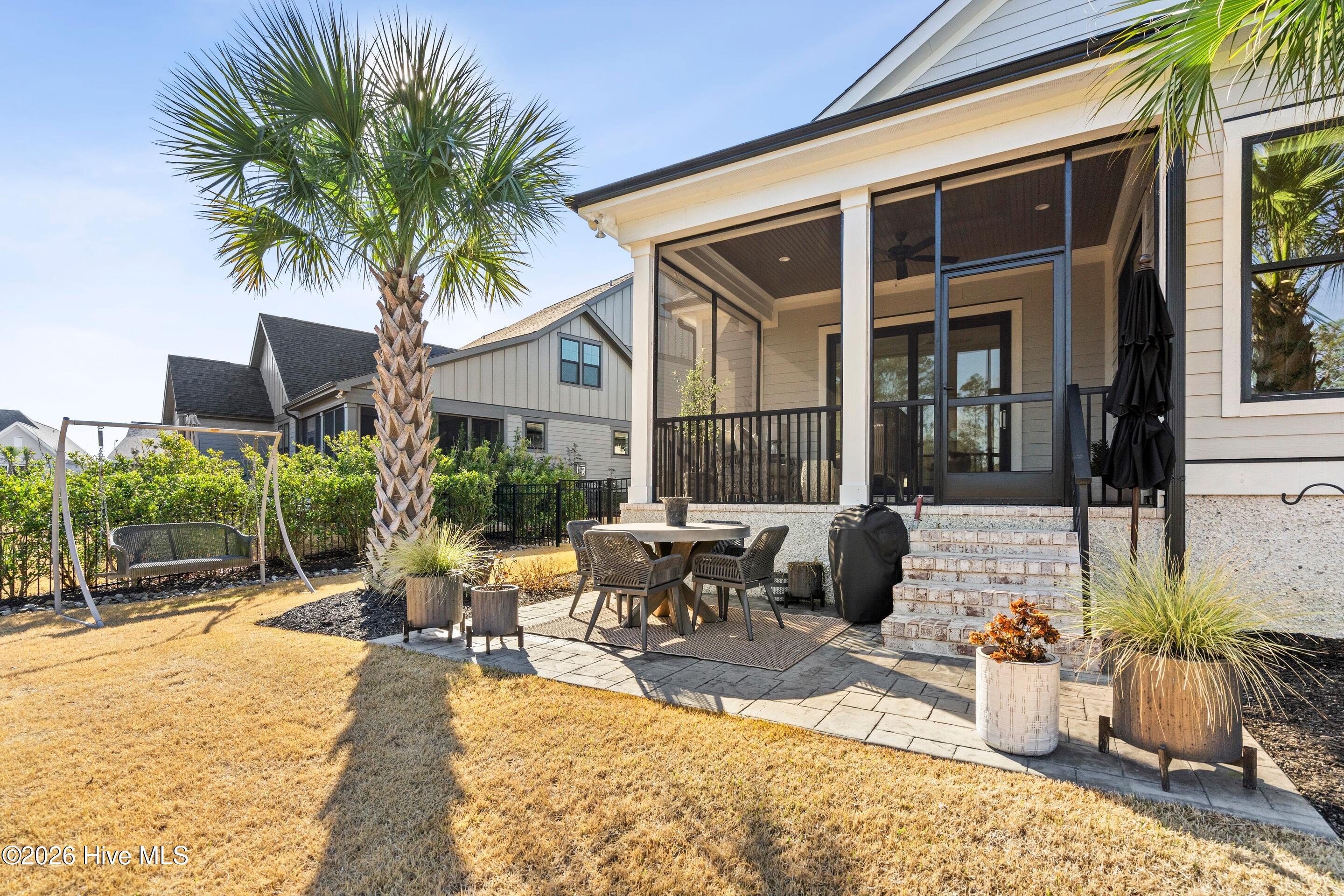 100546830 | Photo 72