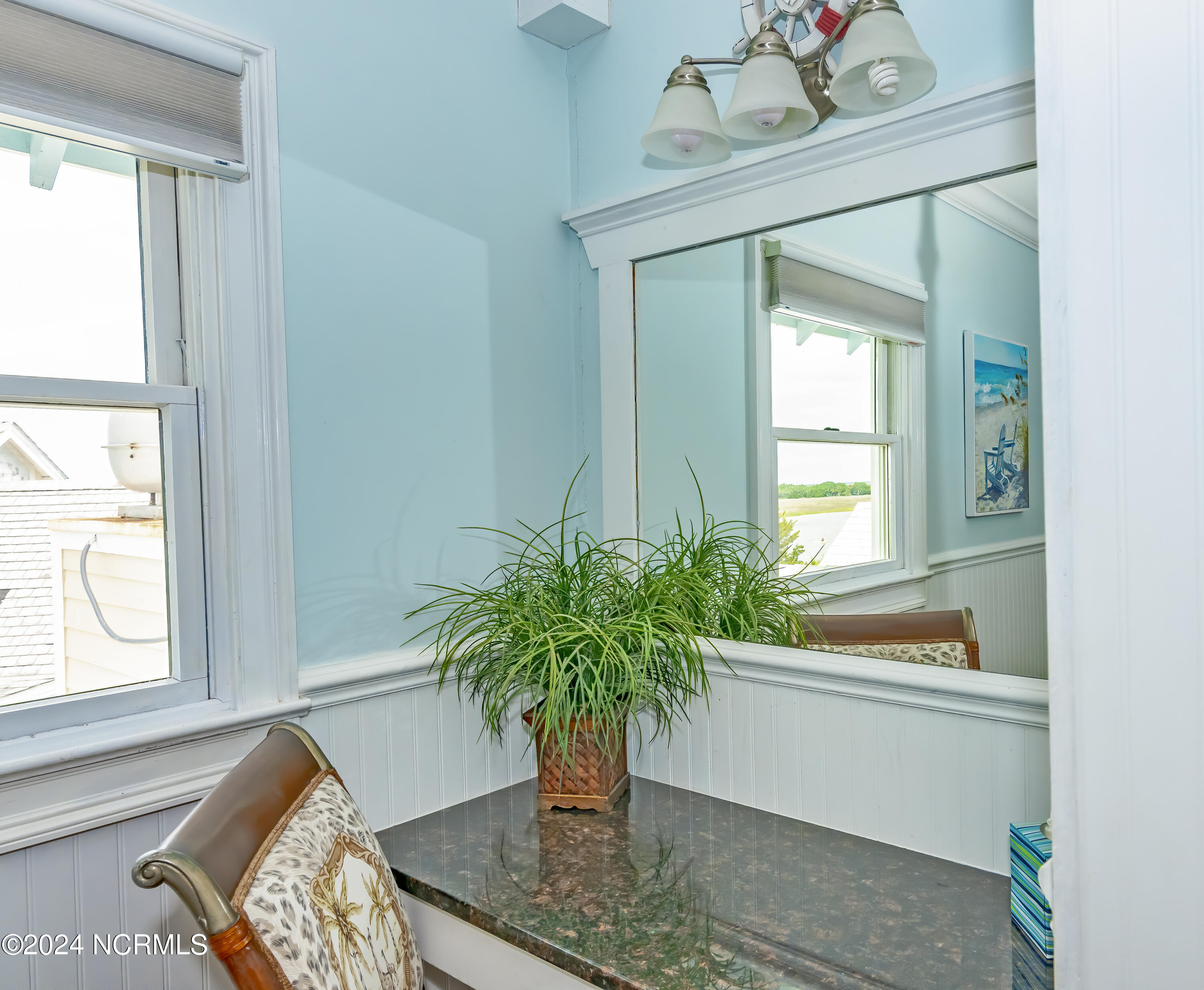 100473455 | Photo 11