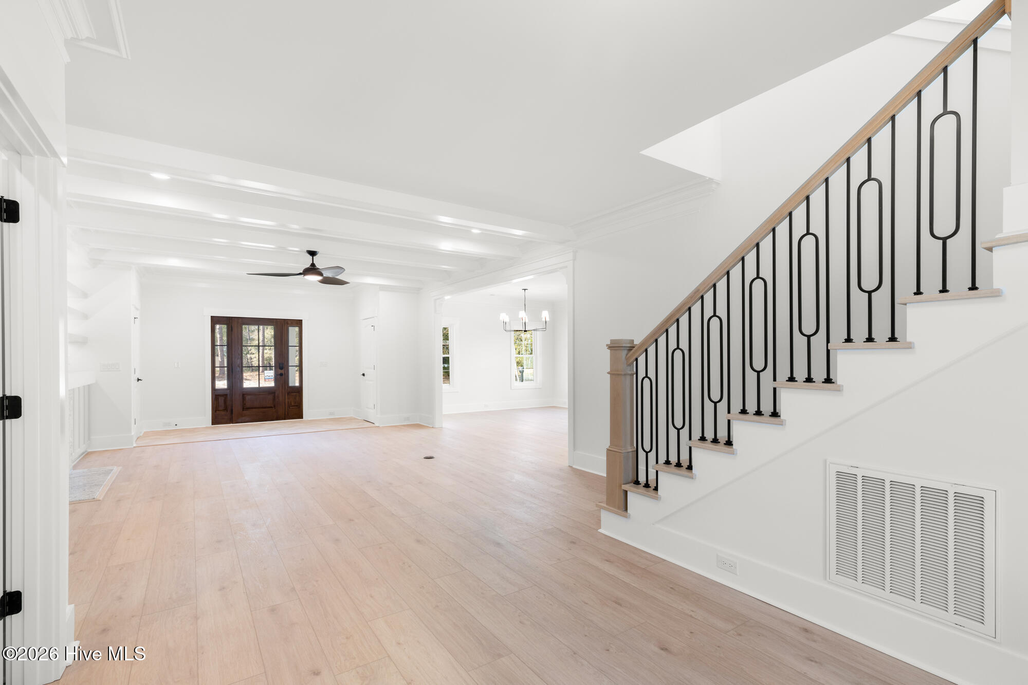 100516675 | Photo 25