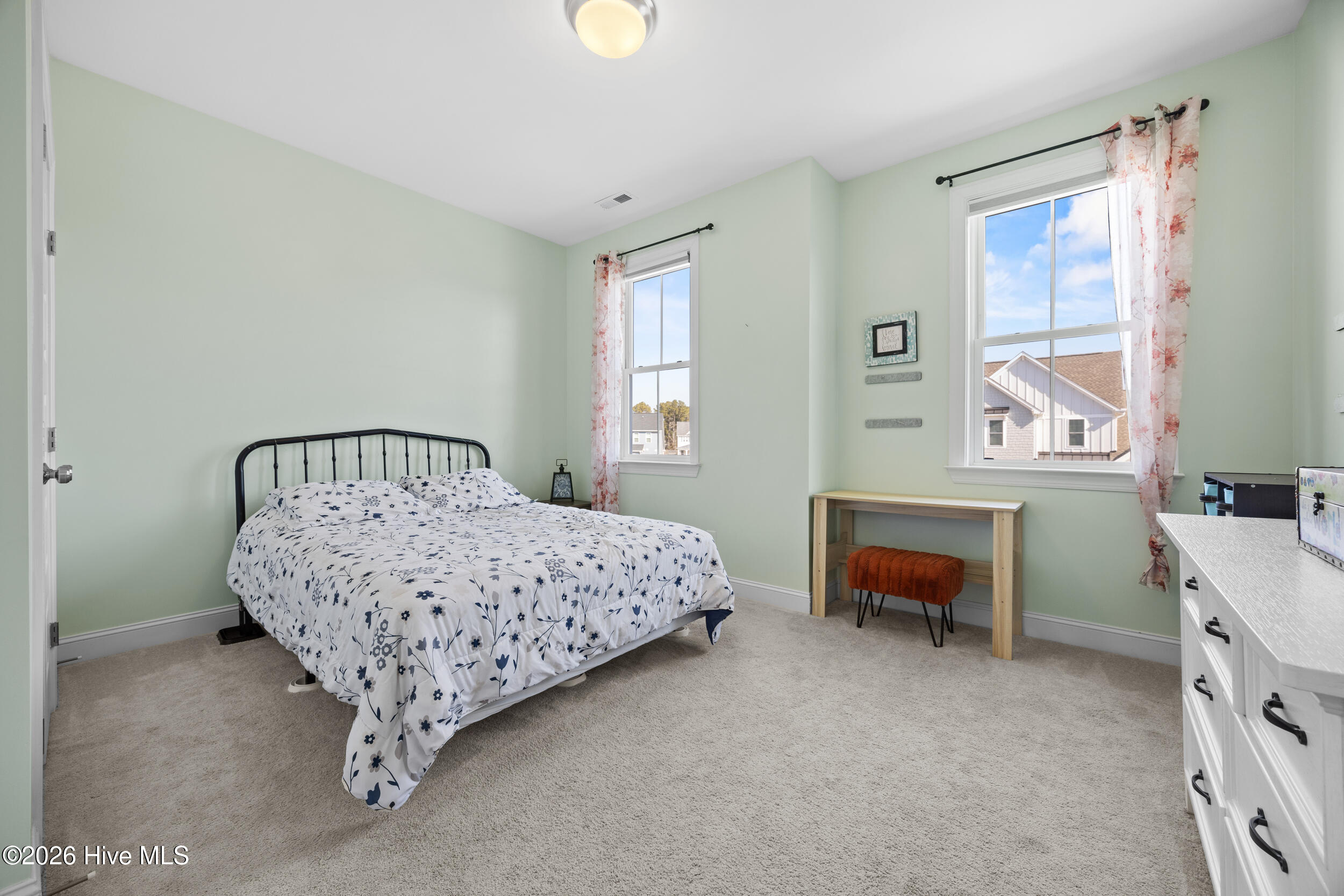 100554095 | Photo 26