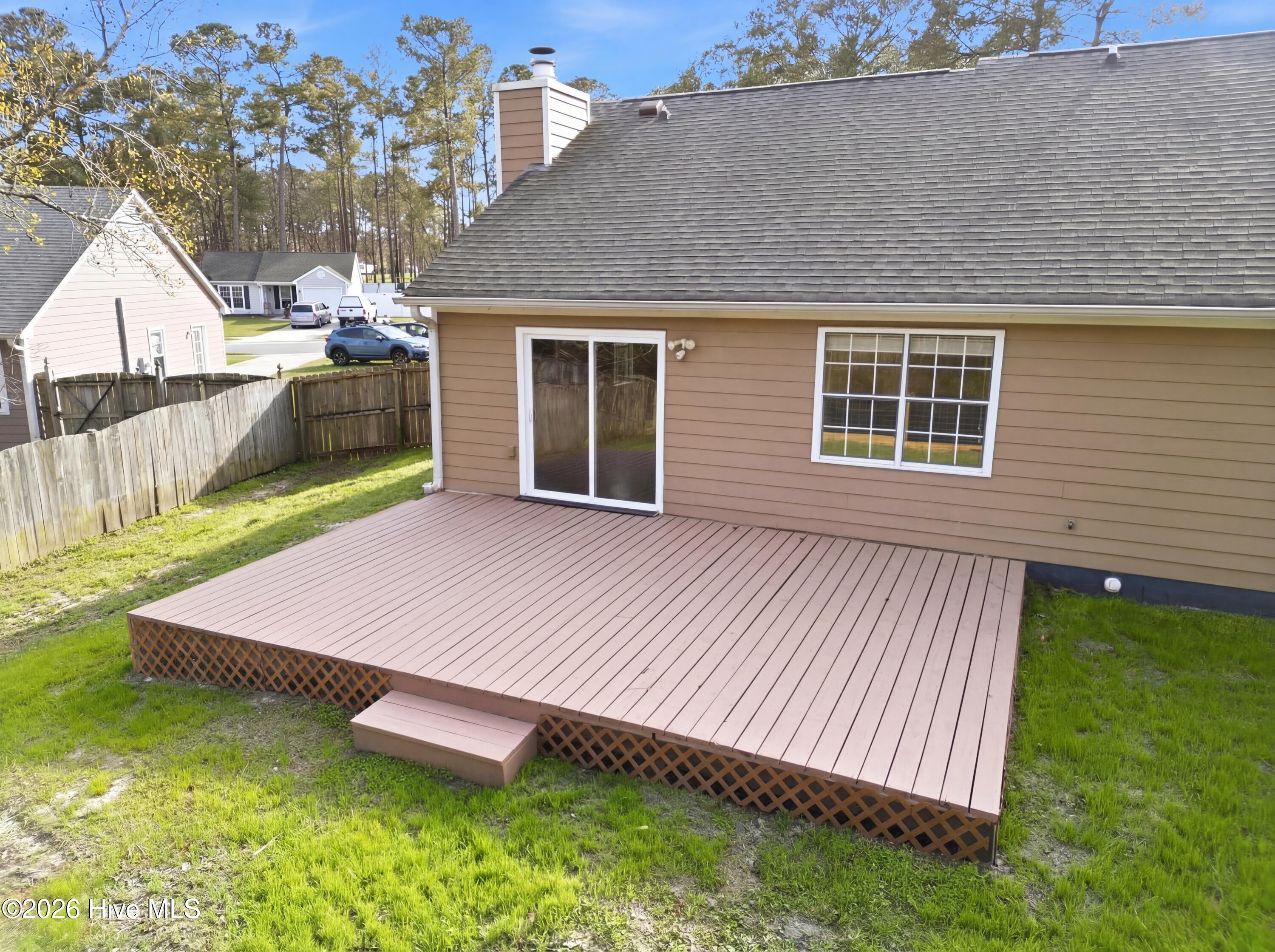 100561176 | Photo 47