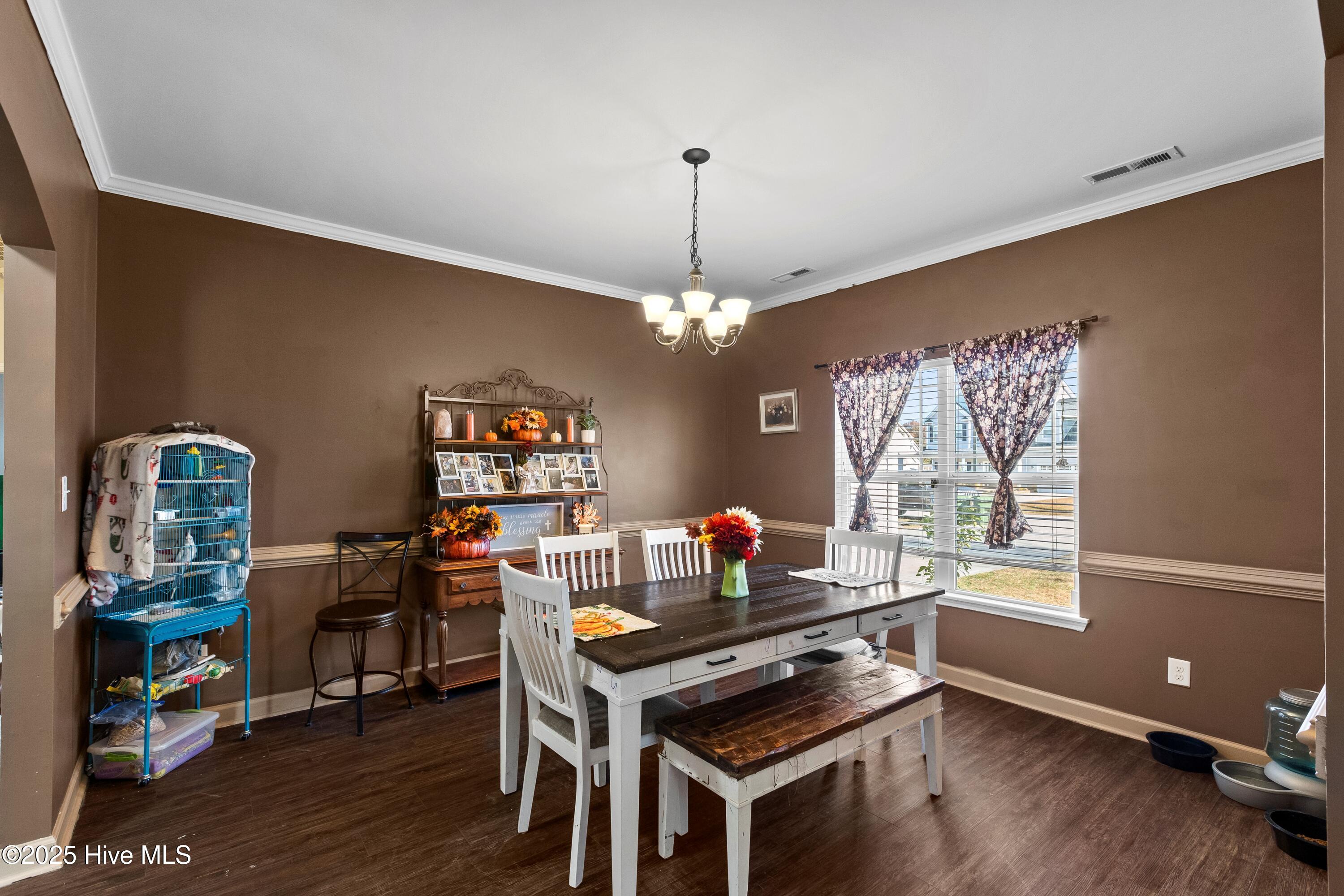 100545140 | Photo 14