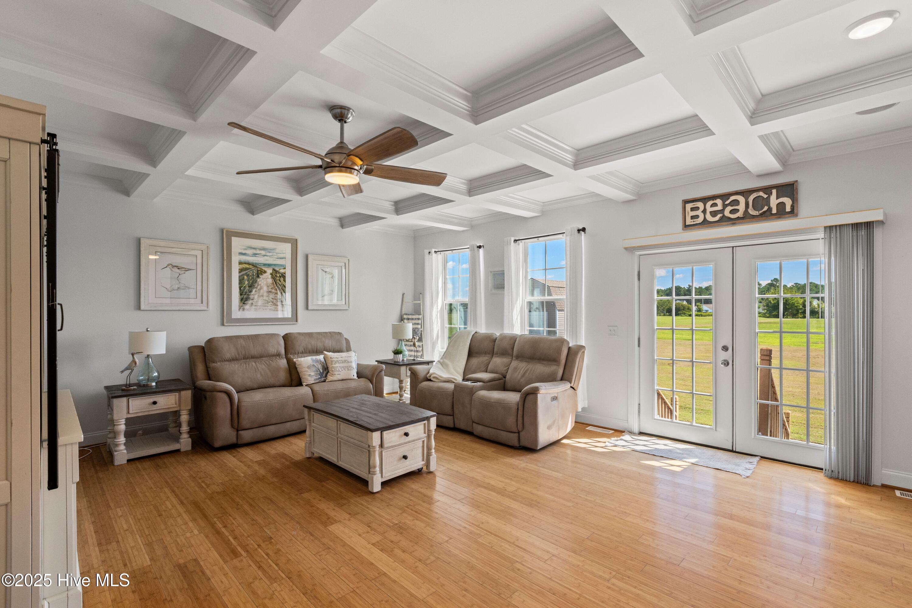 100532894 | Photo 13