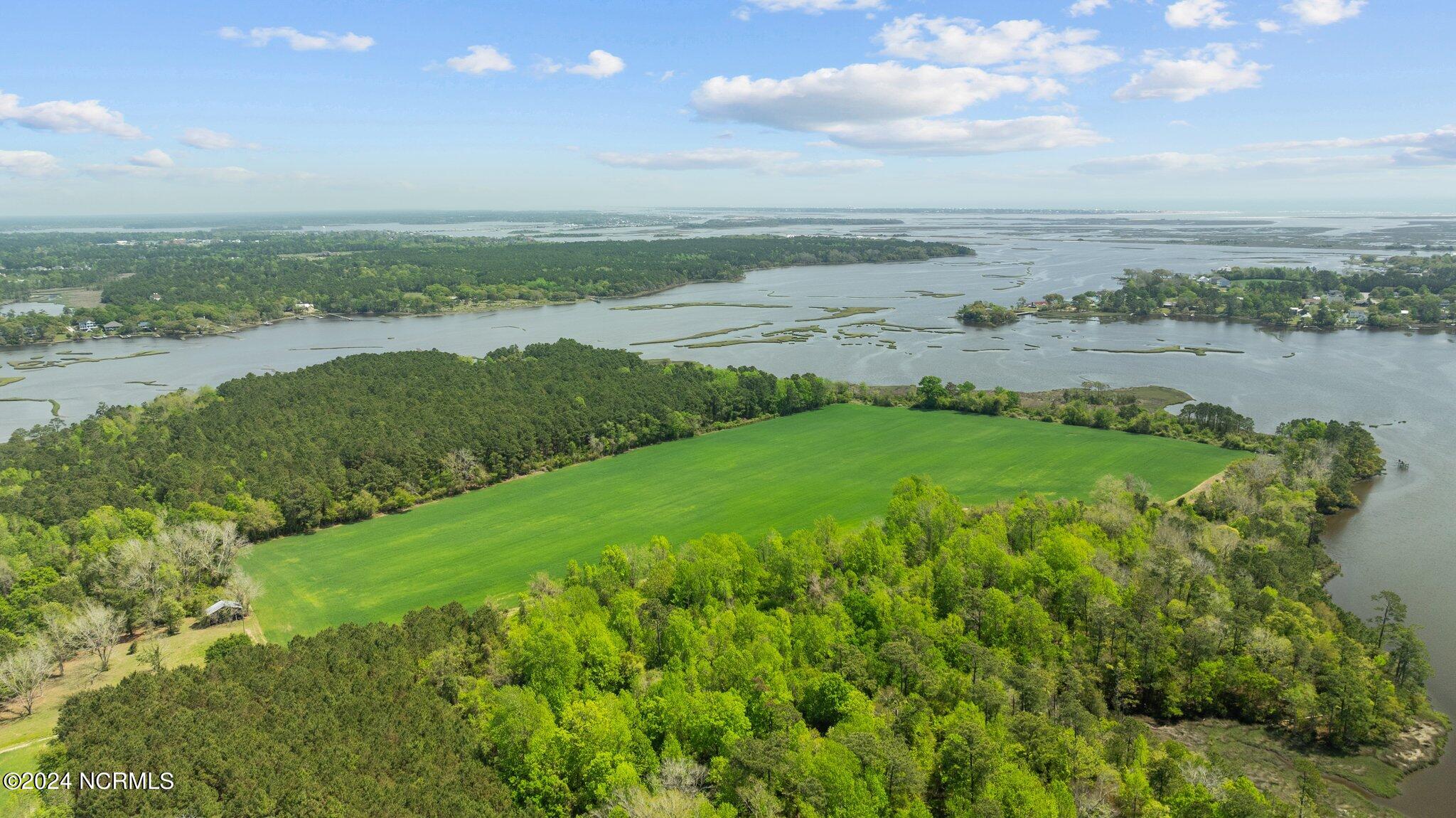 517 Queens Creek Road, Hubert, NC, 28539