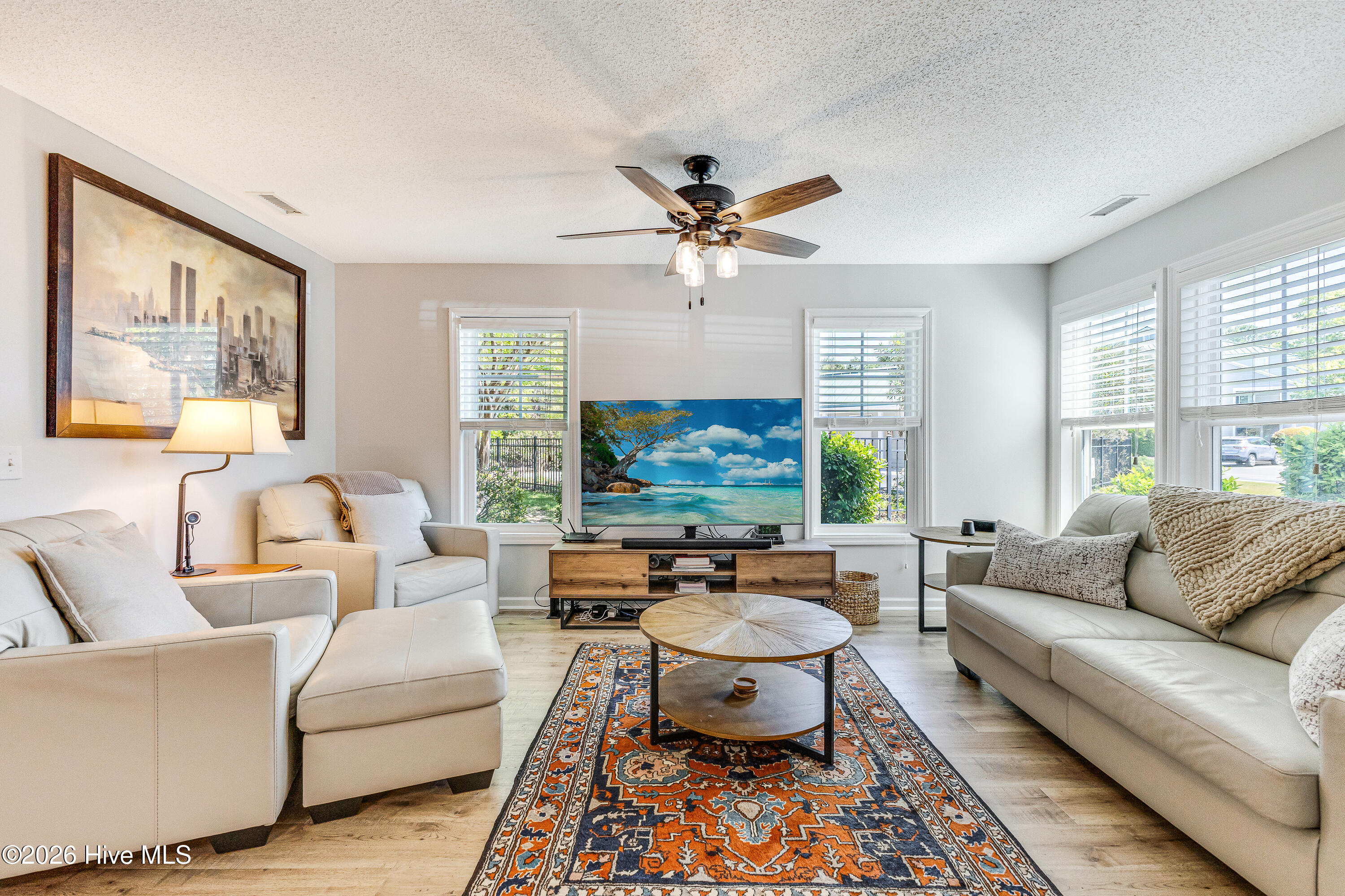 100566975 | Photo 10