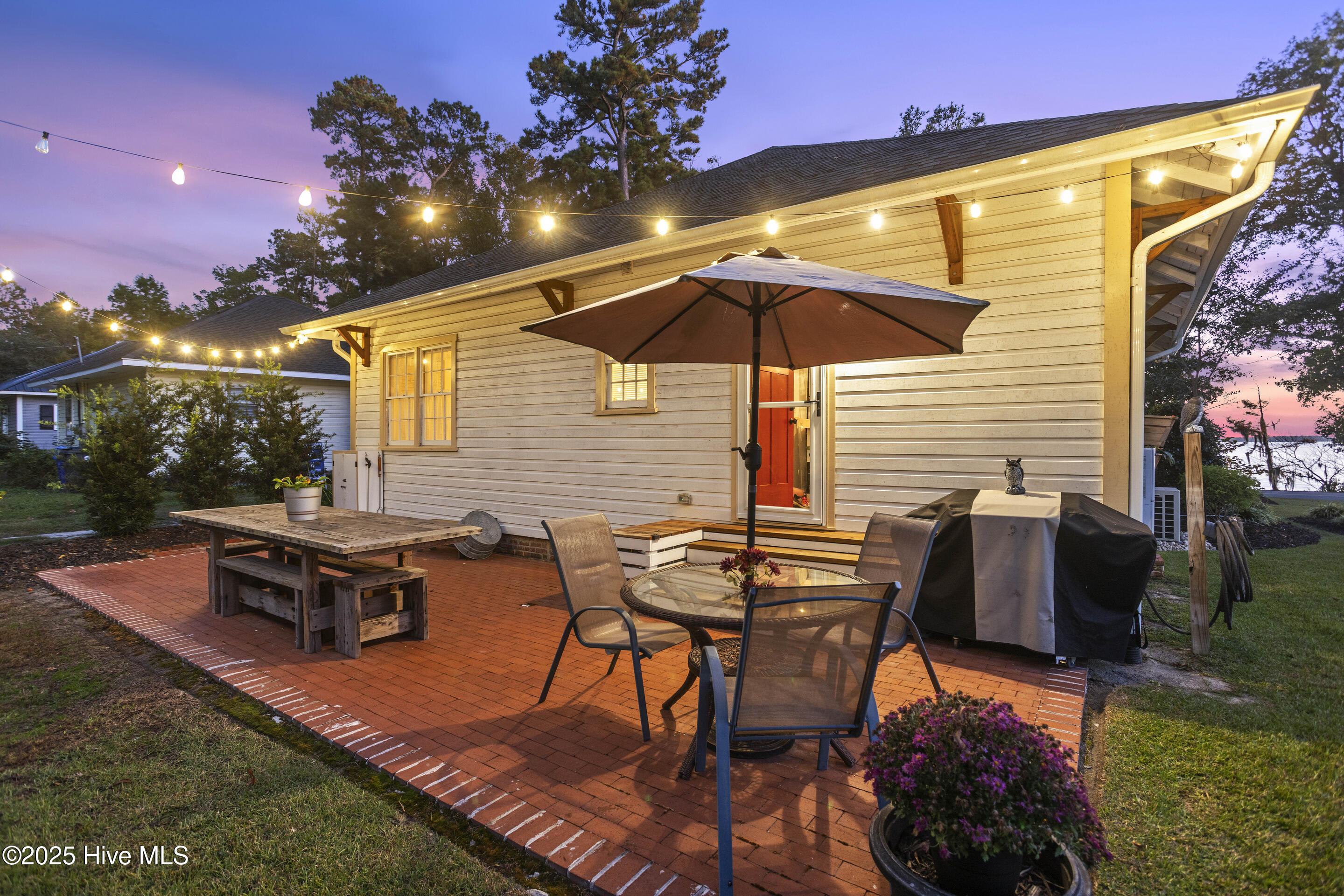 100538504 | Photo 46