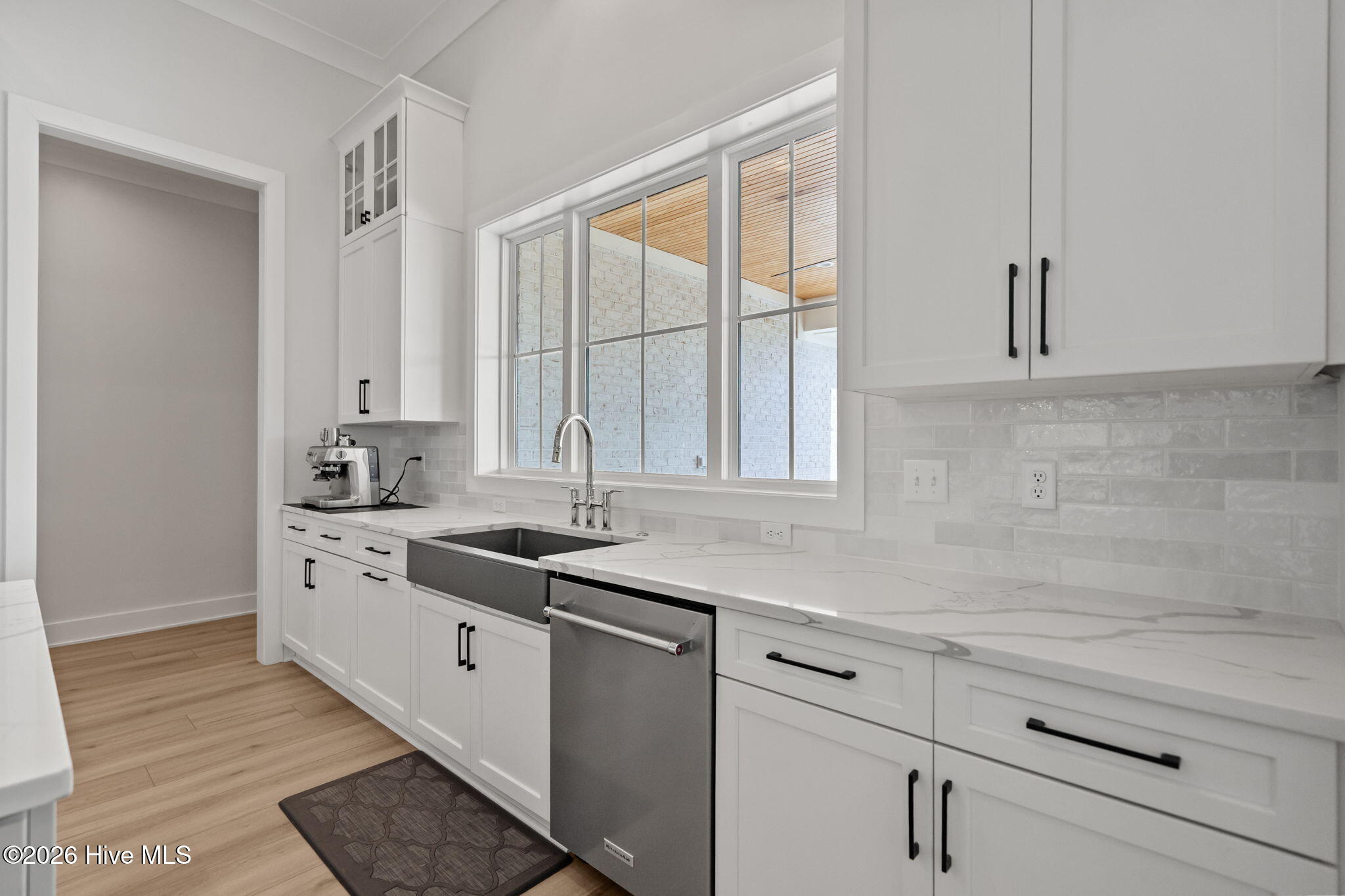 100566934 | Photo 13