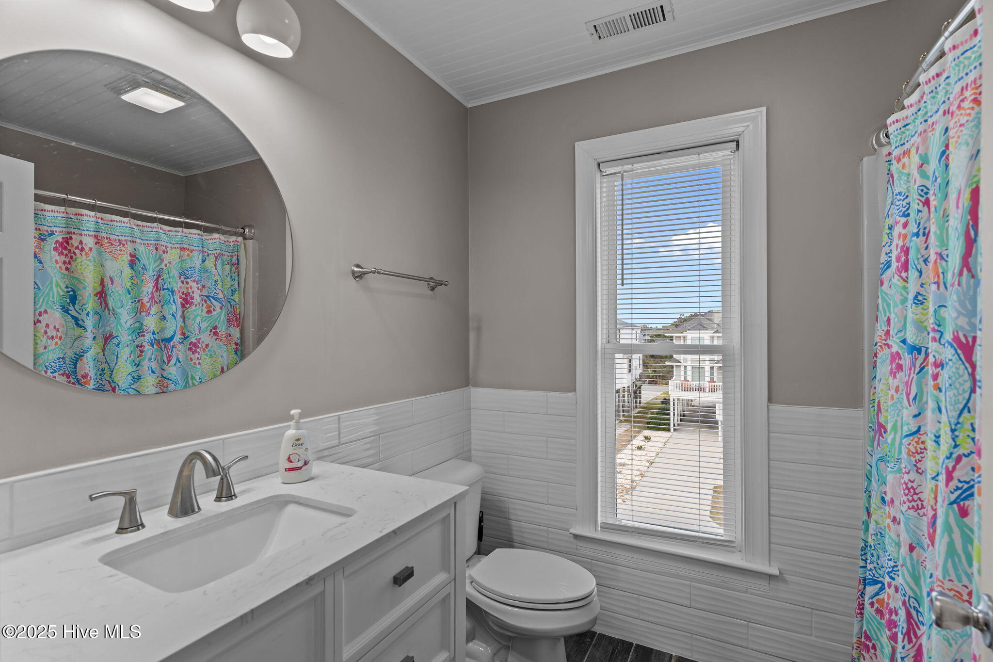 100544258 | Photo 33