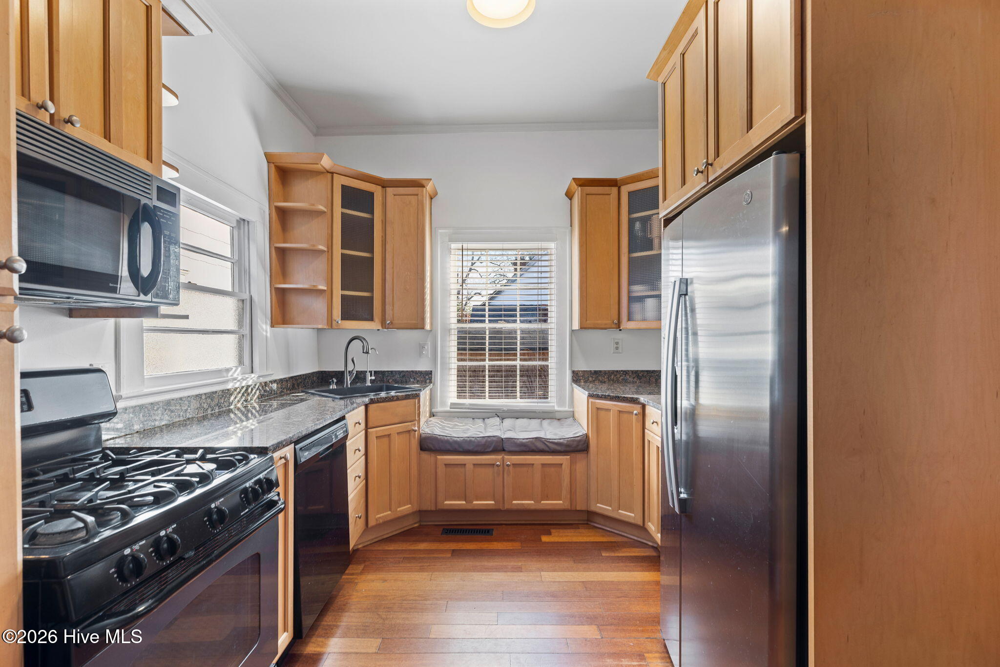 100550239 | Photo 22