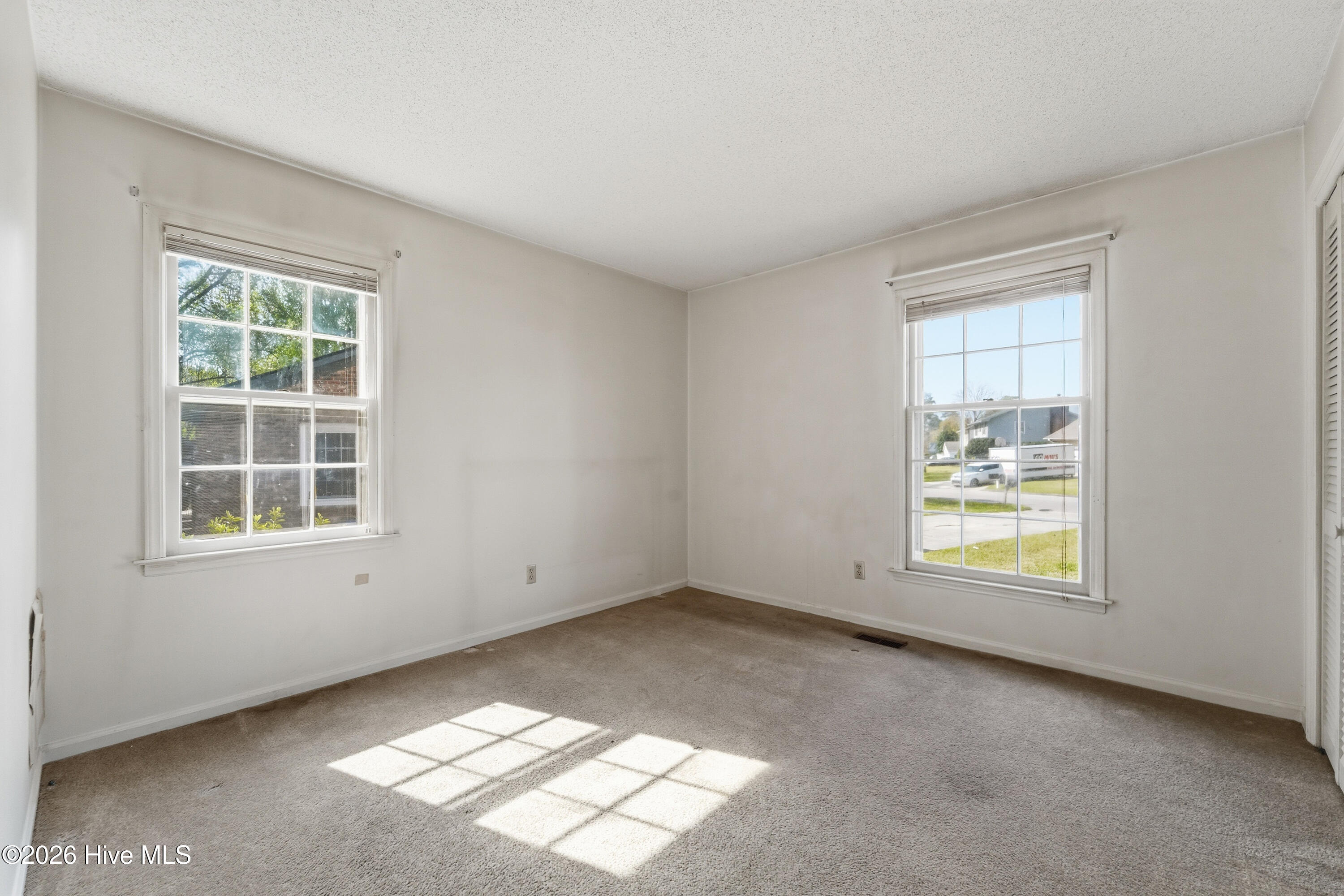 100563491 | Photo 26