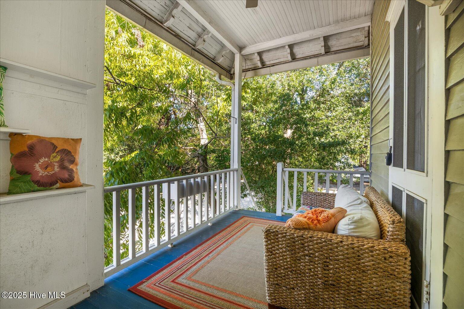 100538271 | Photo 12