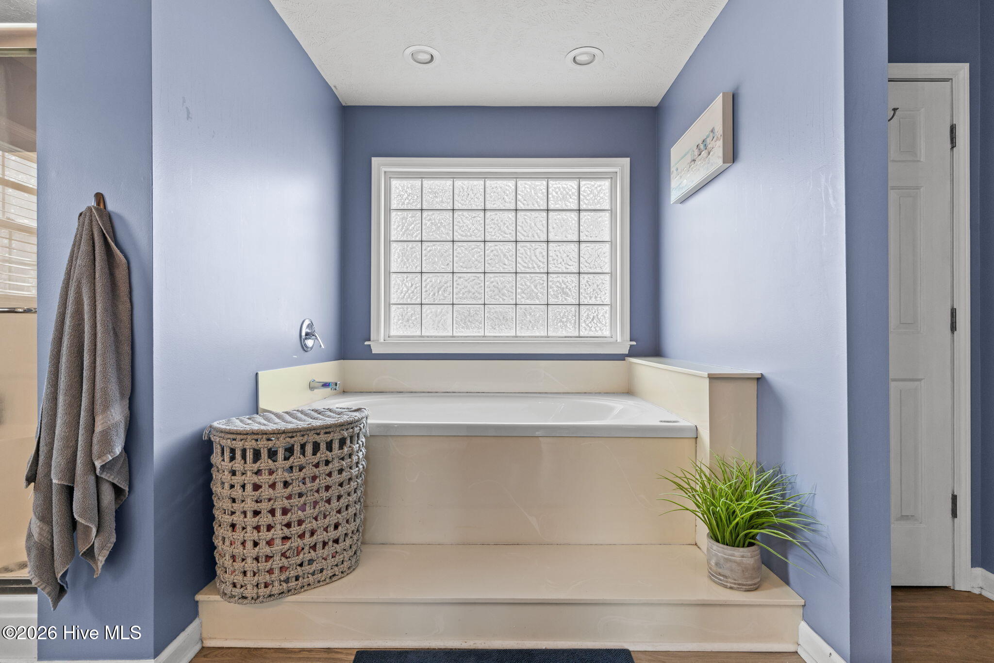 100556346 | Photo 19