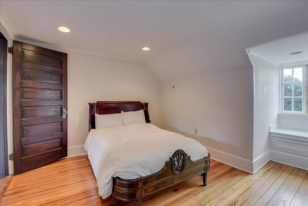 Third level 6th bedroom