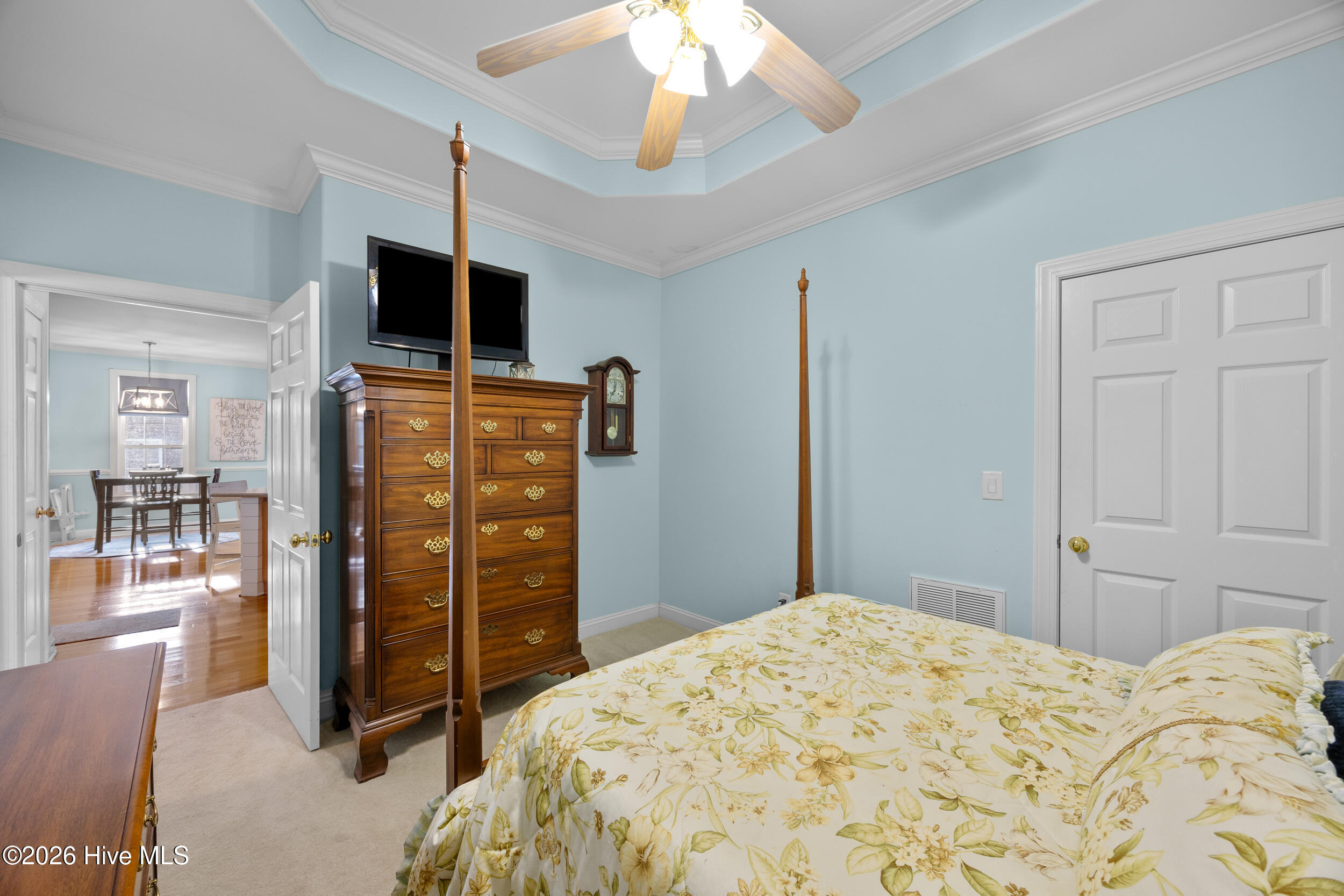 100548931 | Photo 28