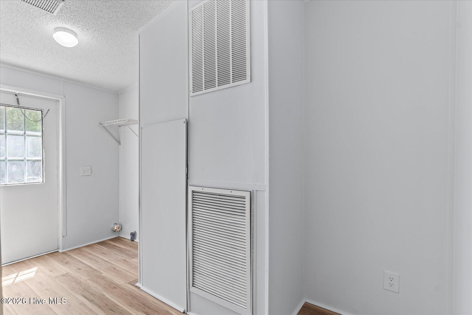 100567568 | Photo 21