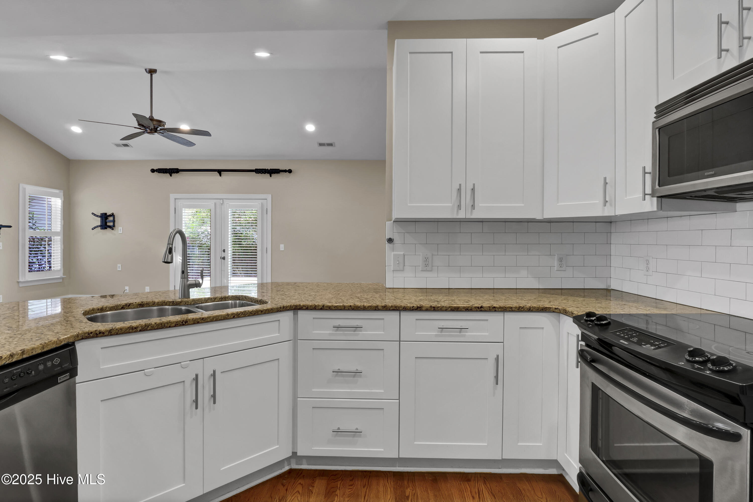 5622 Shell Road Village Drive, Wilmington, NC 28403 – photo 8: P1088581