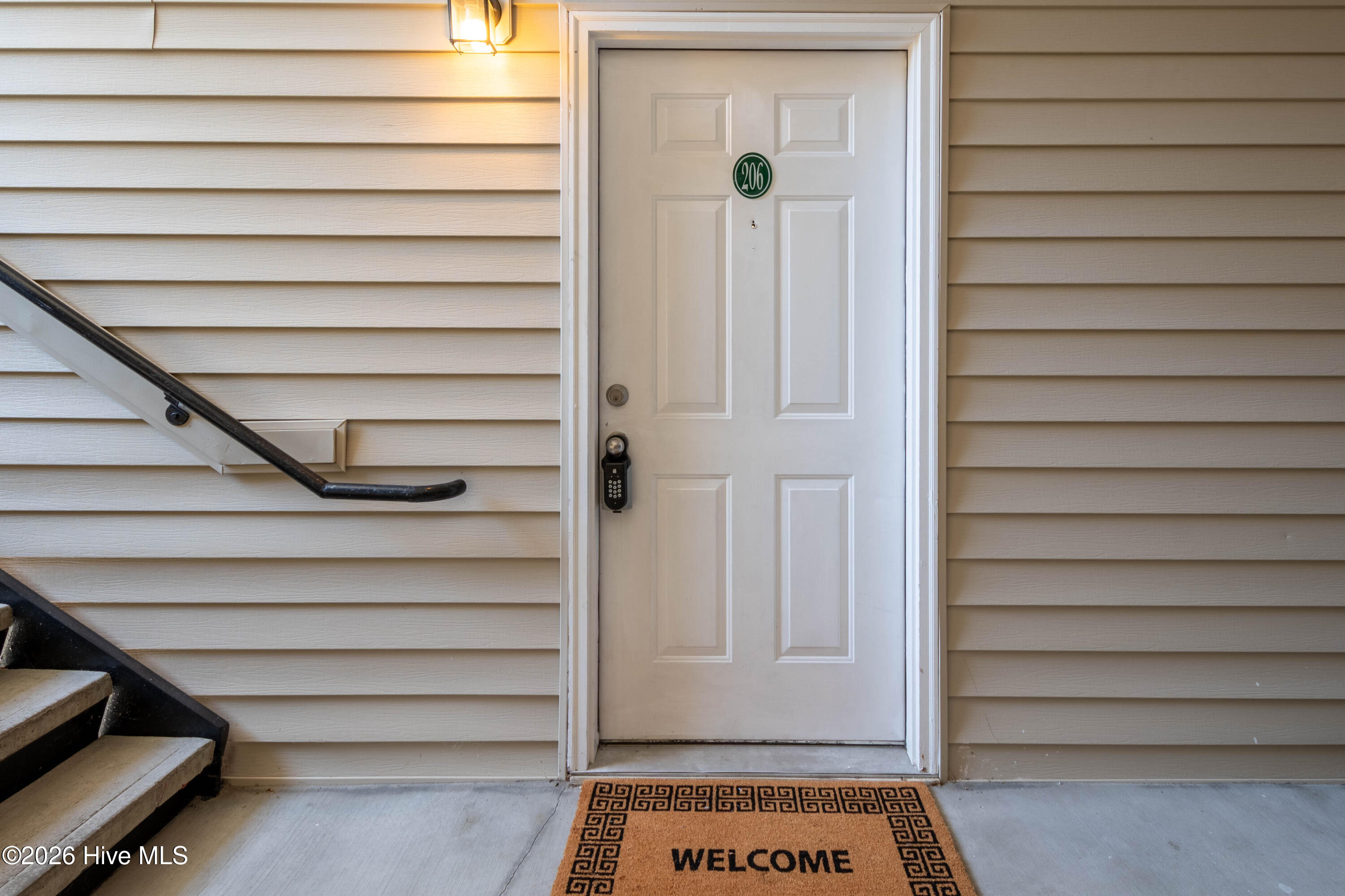 100566741 | Photo 17