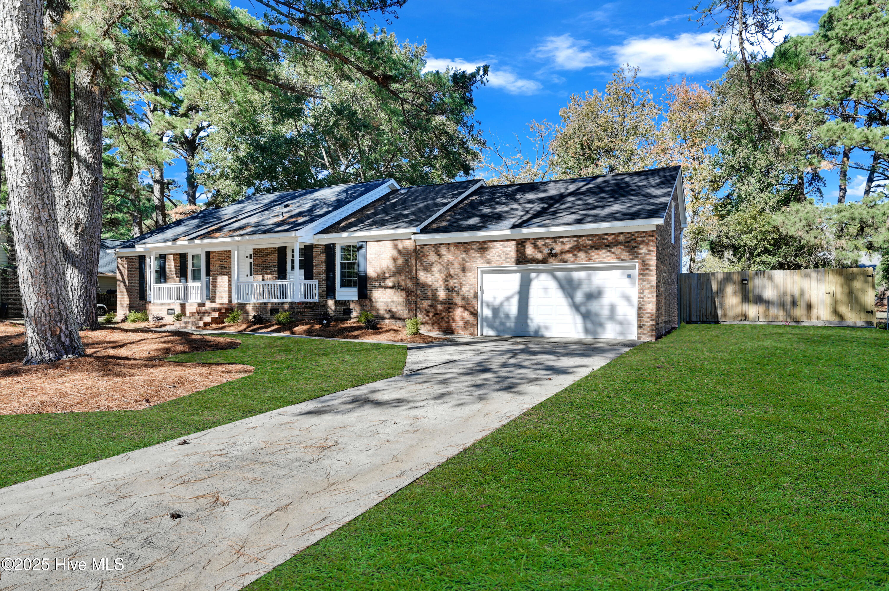 Homes for sale in Greenville, NC | 220 Beth St, Greenville, NC 27858 | MLS# 100538092