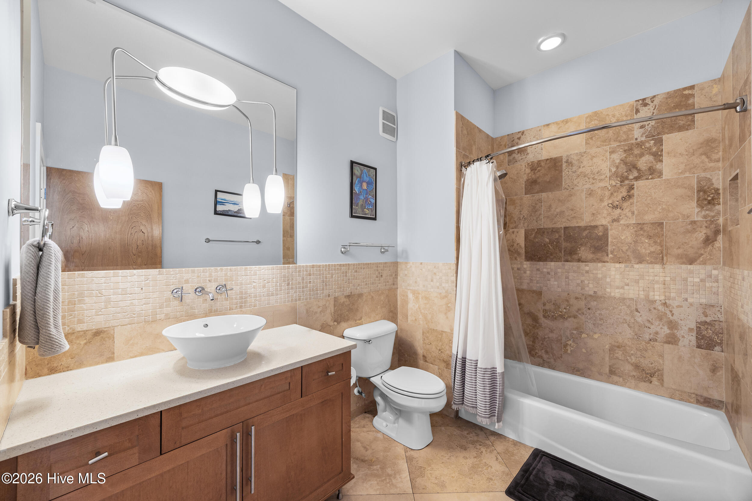 100562510 | Photo 15